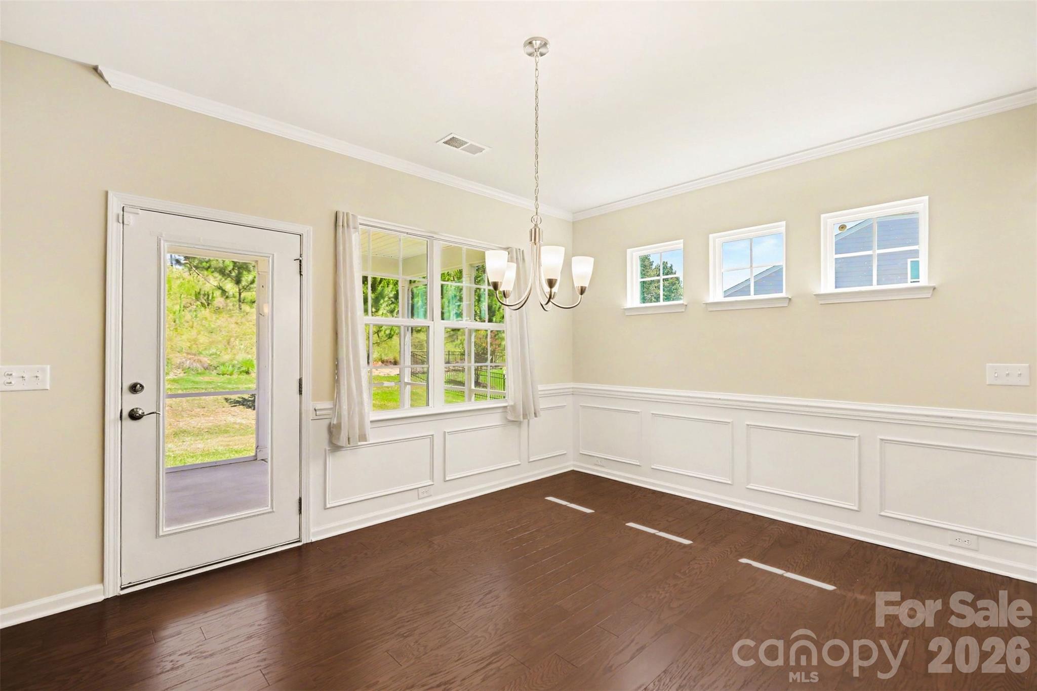 5019 Chegall Crossing Way Property Photo 7