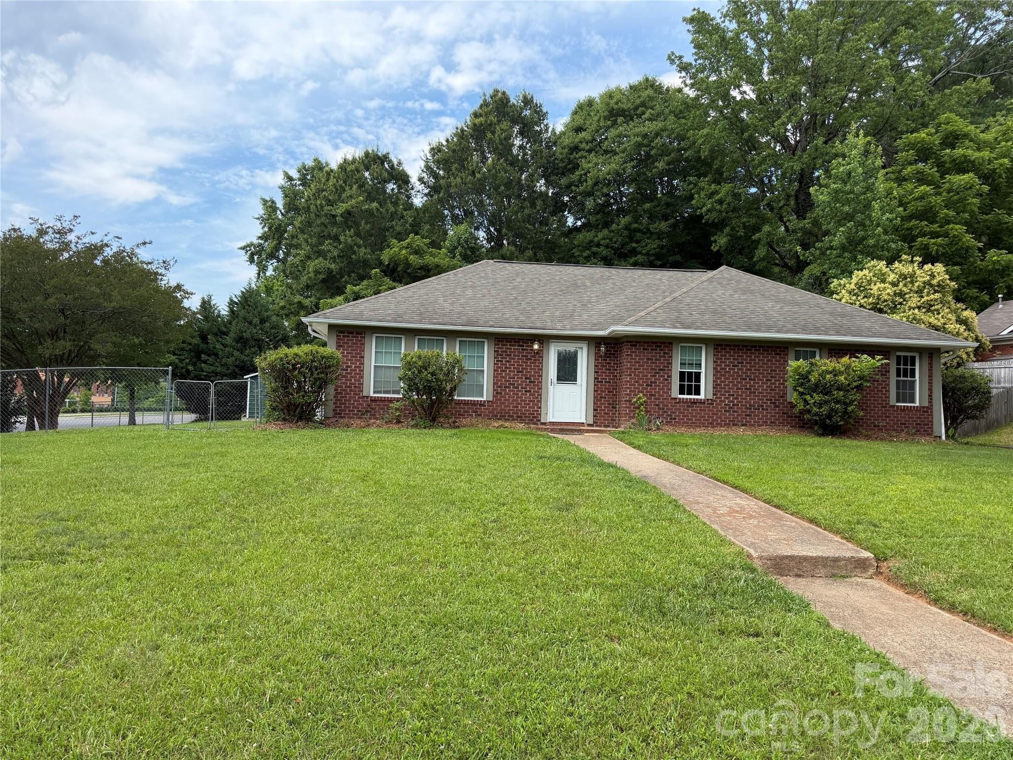 7101 Riding Trail Road Property Photo 3