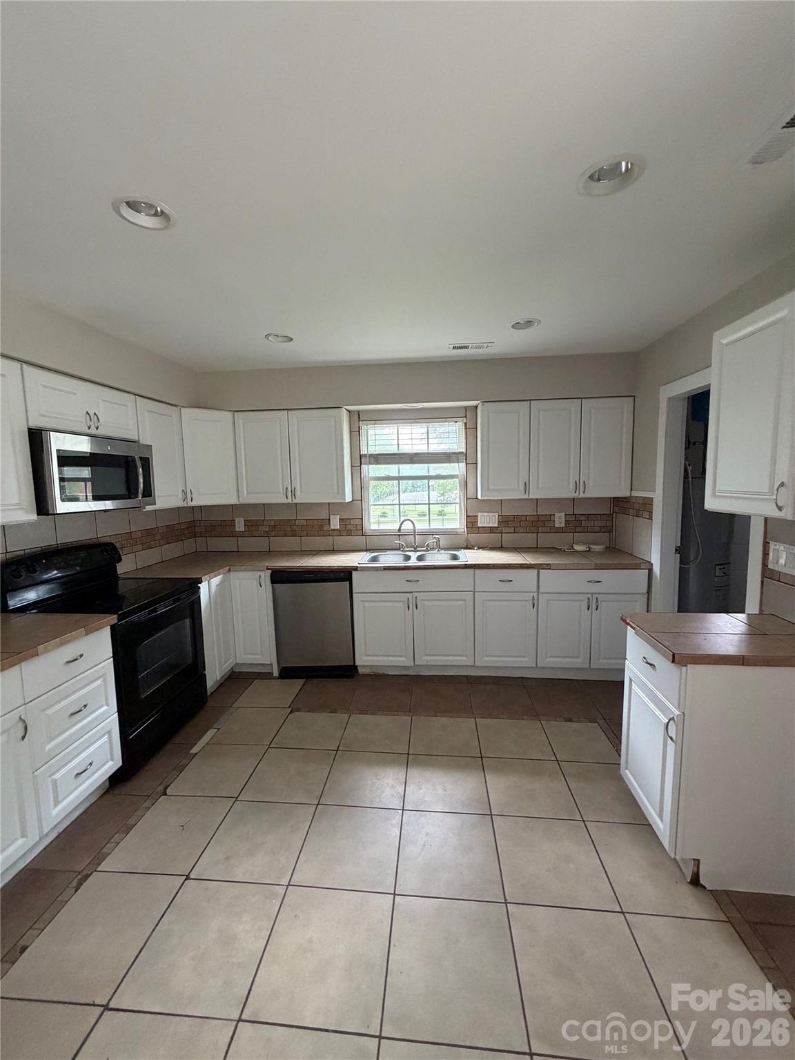 7101 Riding Trail Road Property Photo 10