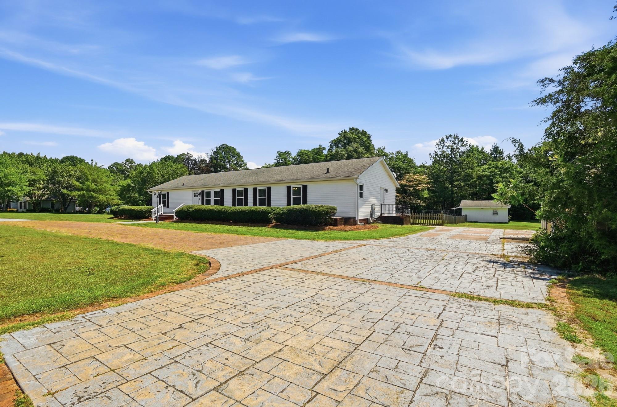 288 Farris Road Property Photo 4