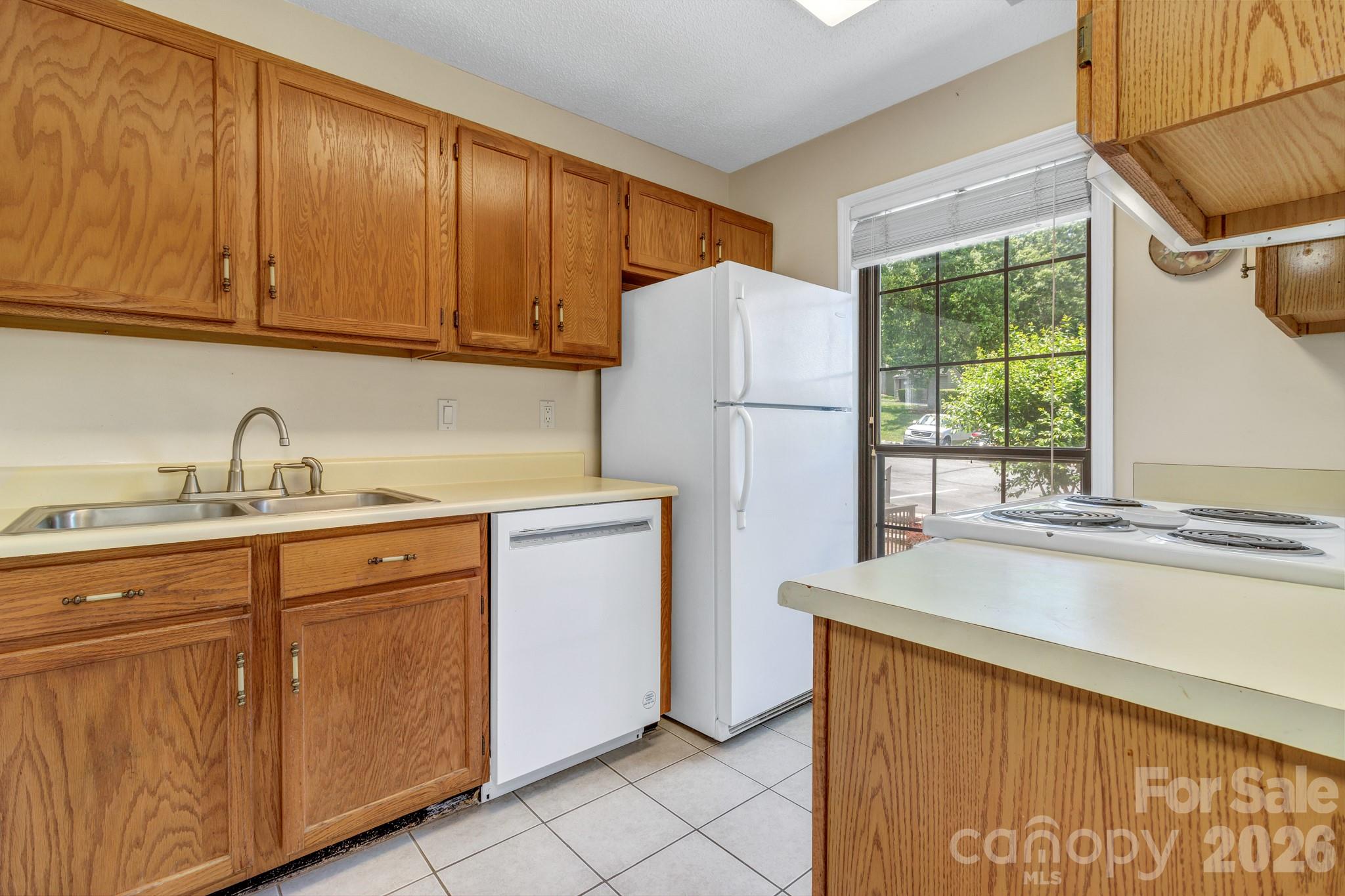2881 White Oak Mountain Road B-11 Property Photo 8