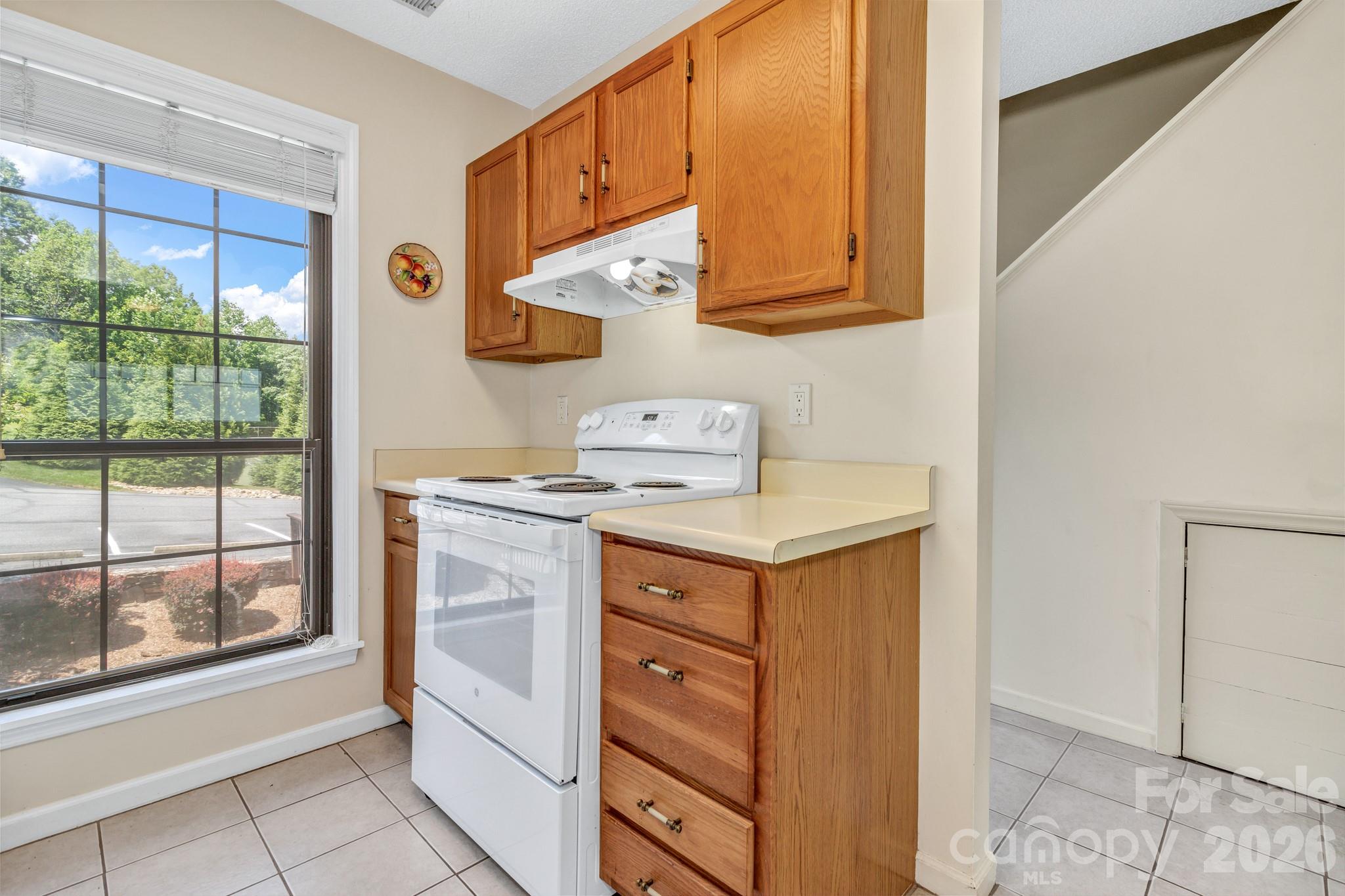 2881 White Oak Mountain Road B-11 Property Photo 10