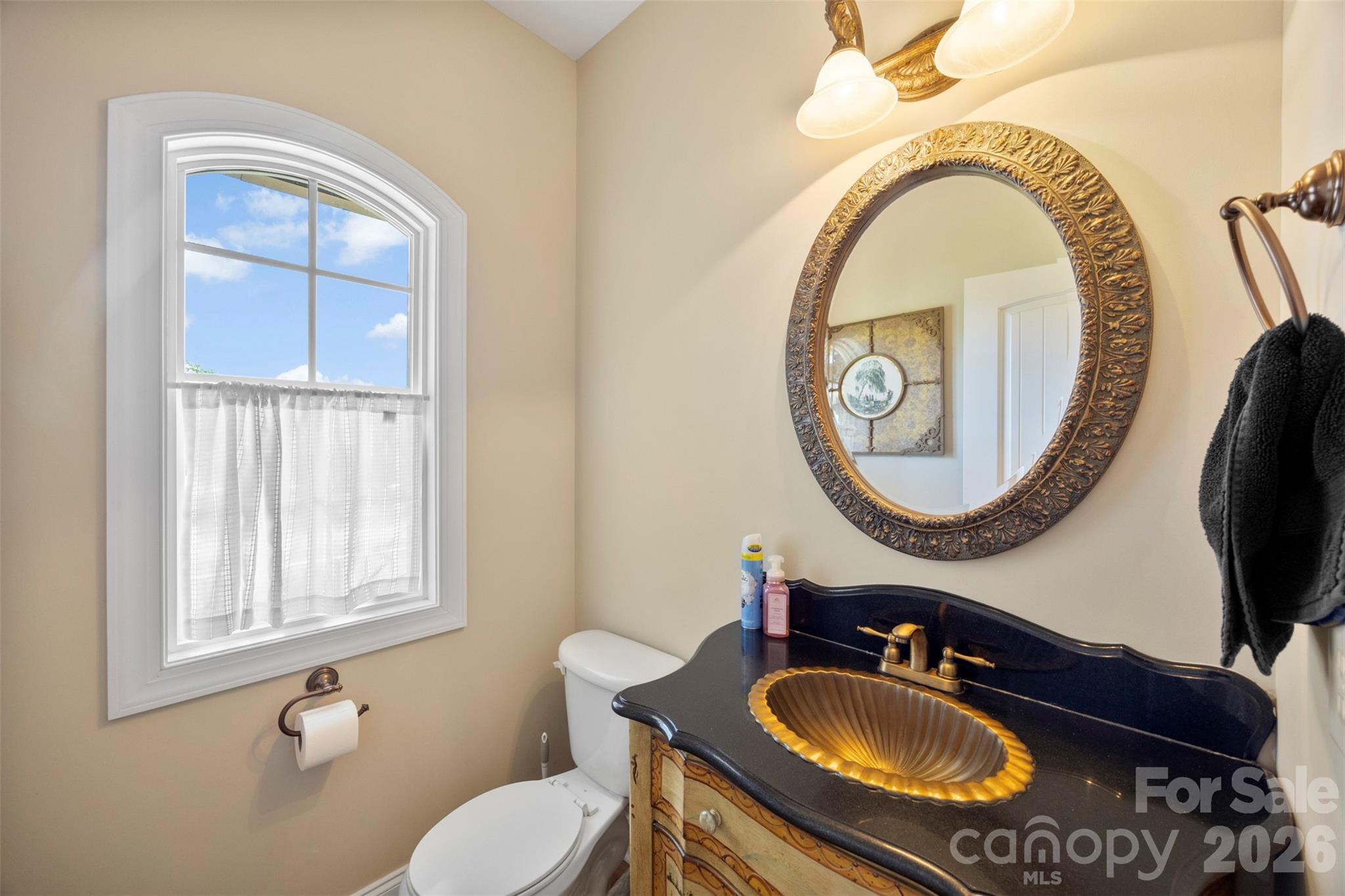 816 Springs Road Property Photo 12