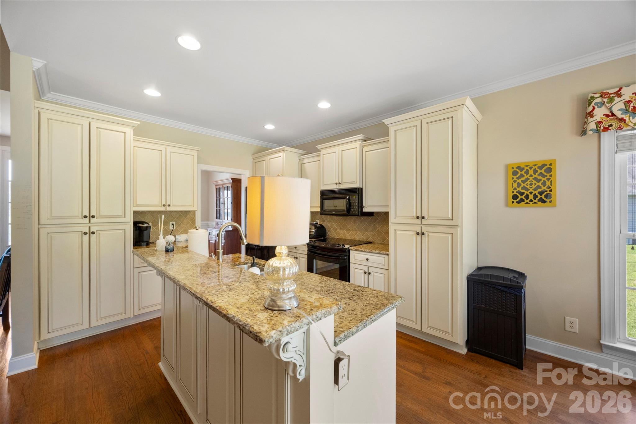 816 Springs Road Property Photo 14