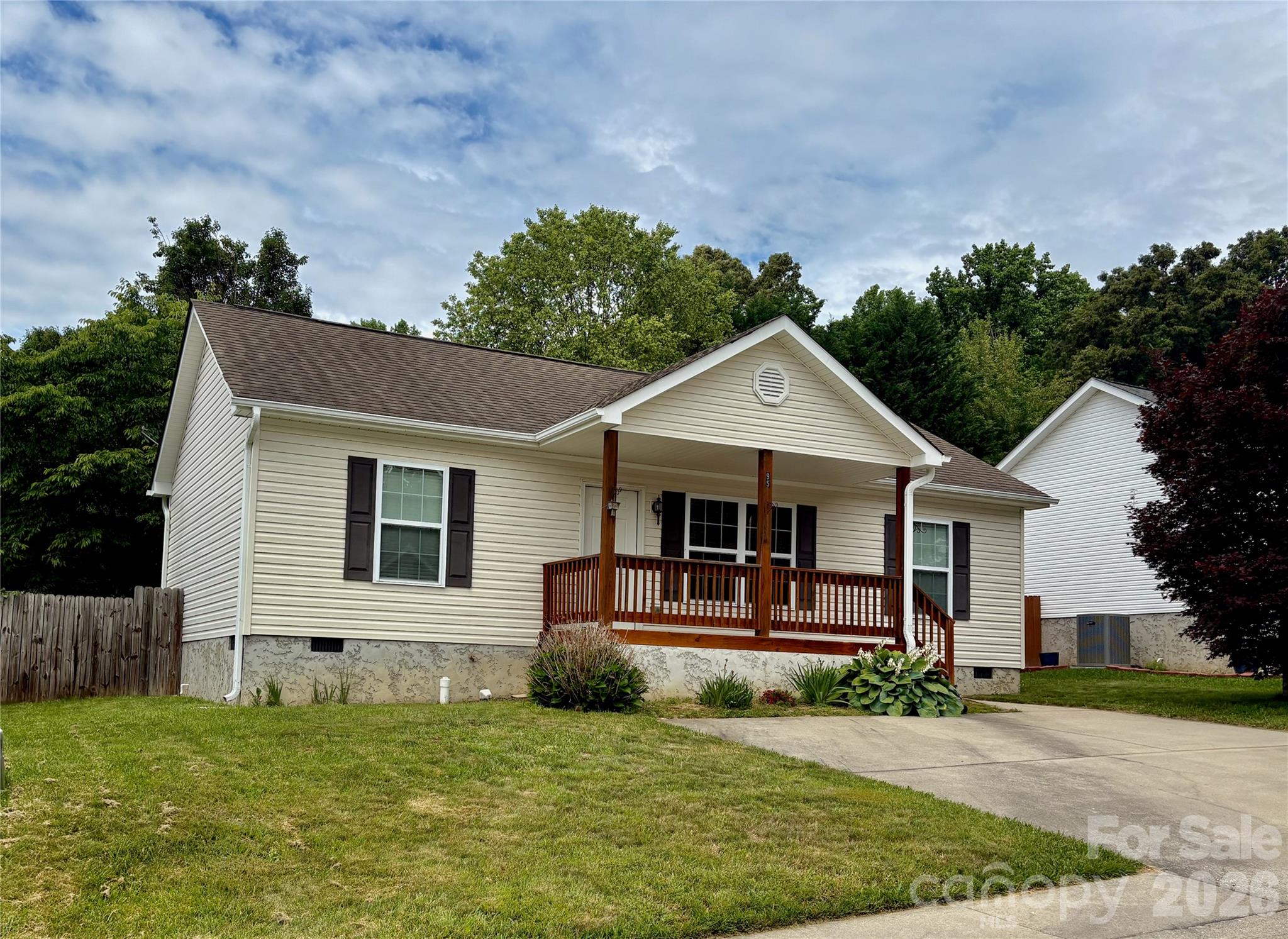 95 Newberry Drive Property Photo 1