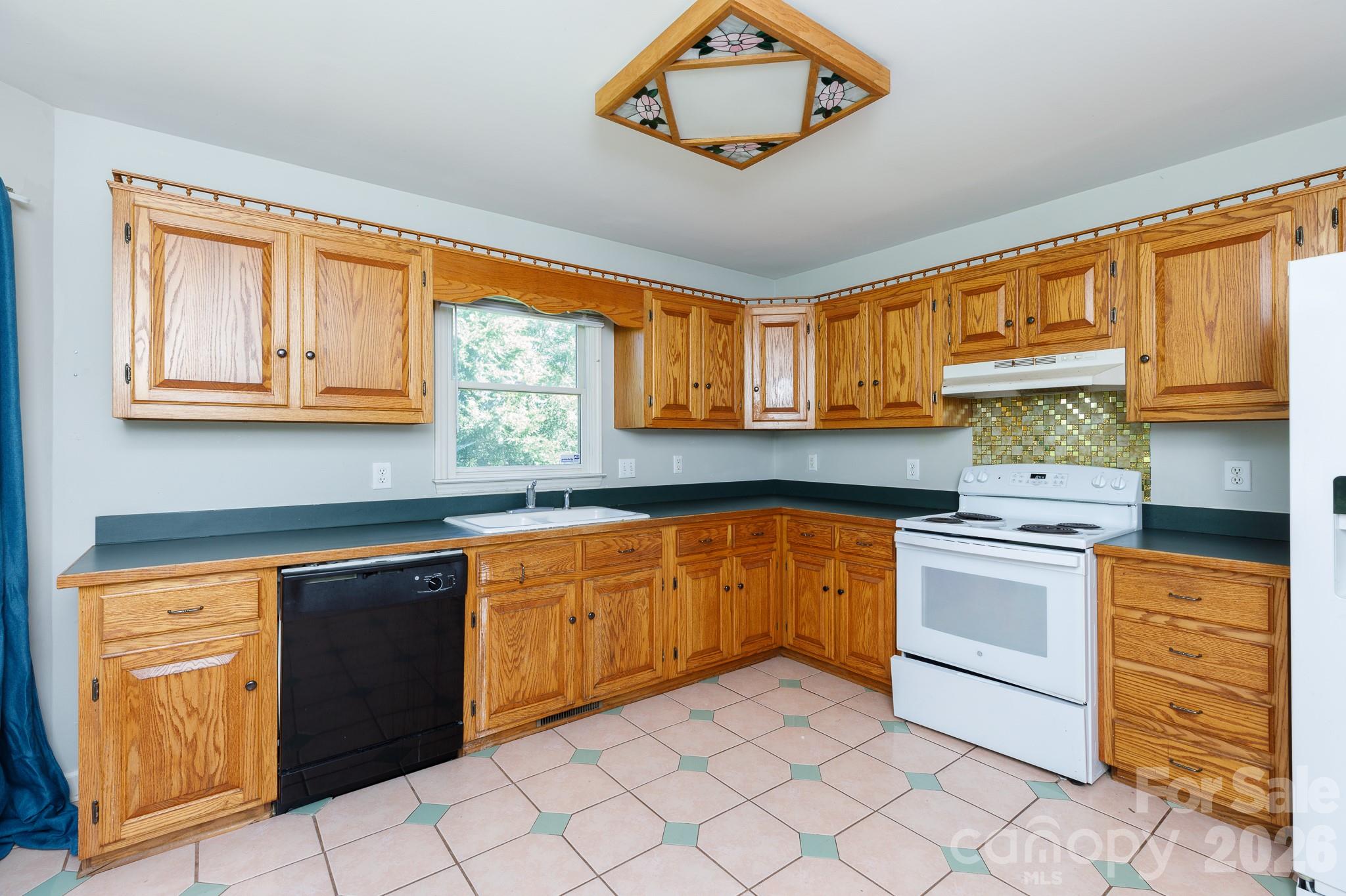 1933 Pleasant Road Property Photo 5