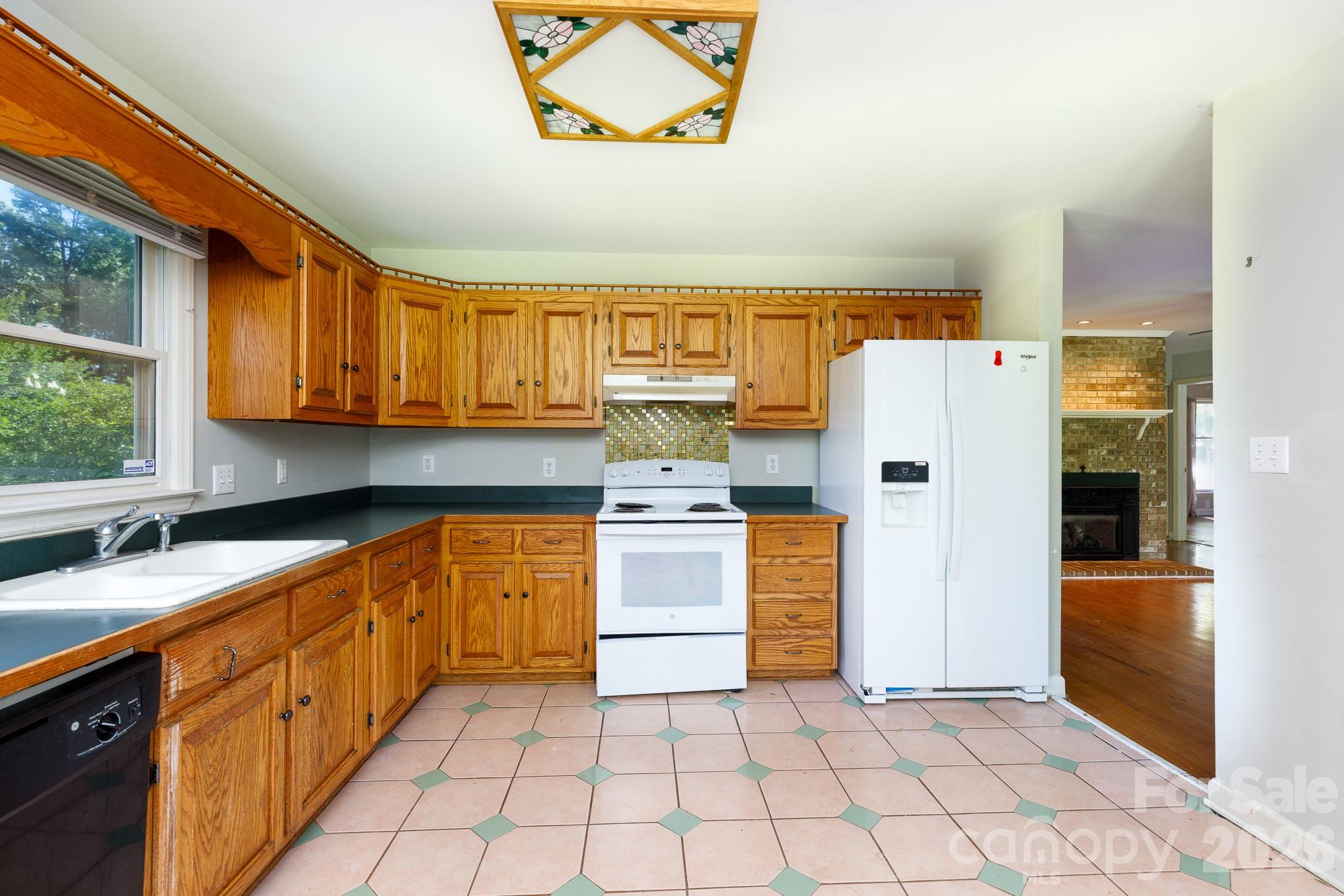 1933 Pleasant Road Property Photo 6