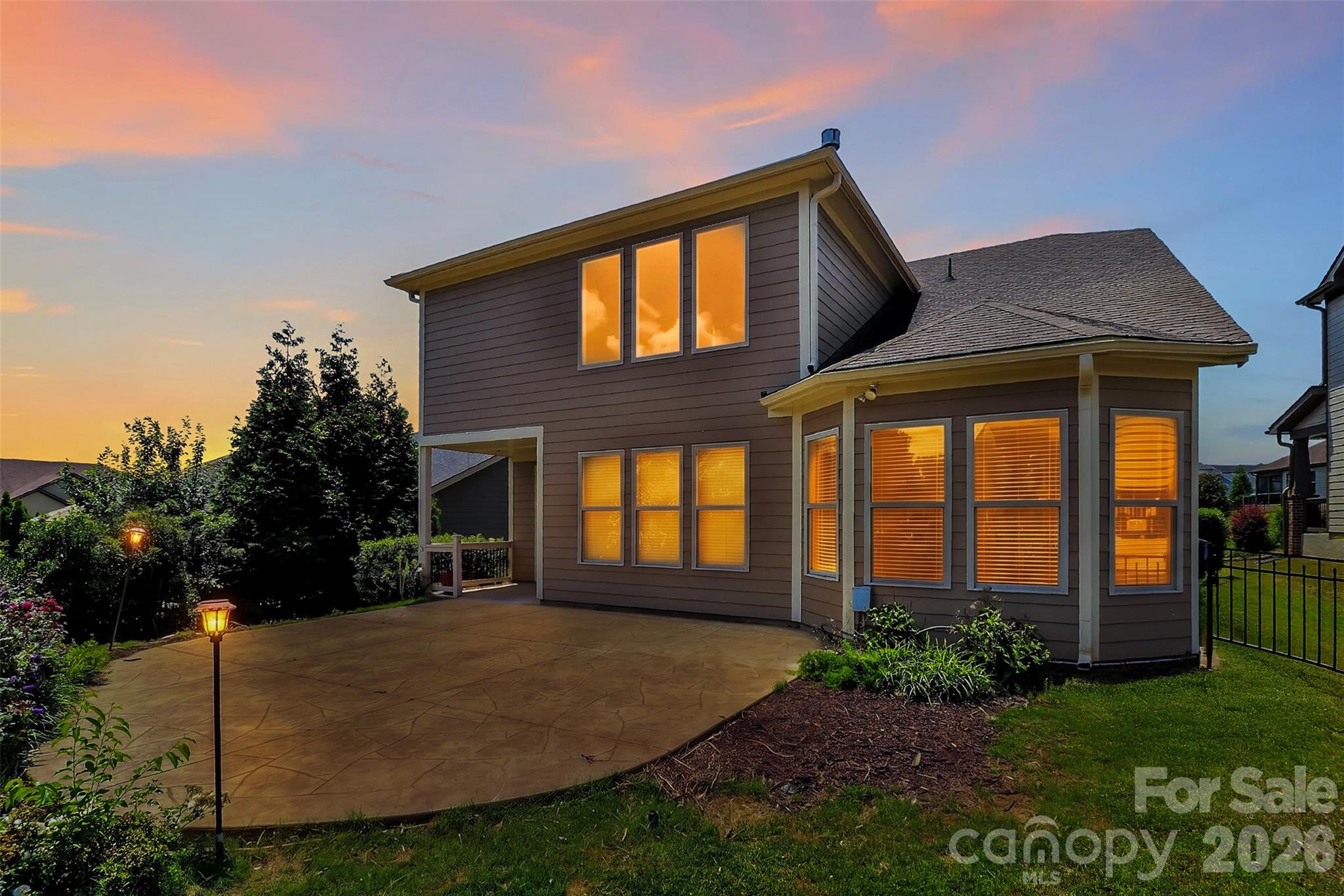 6071 Drave Lane Property Photo 6
