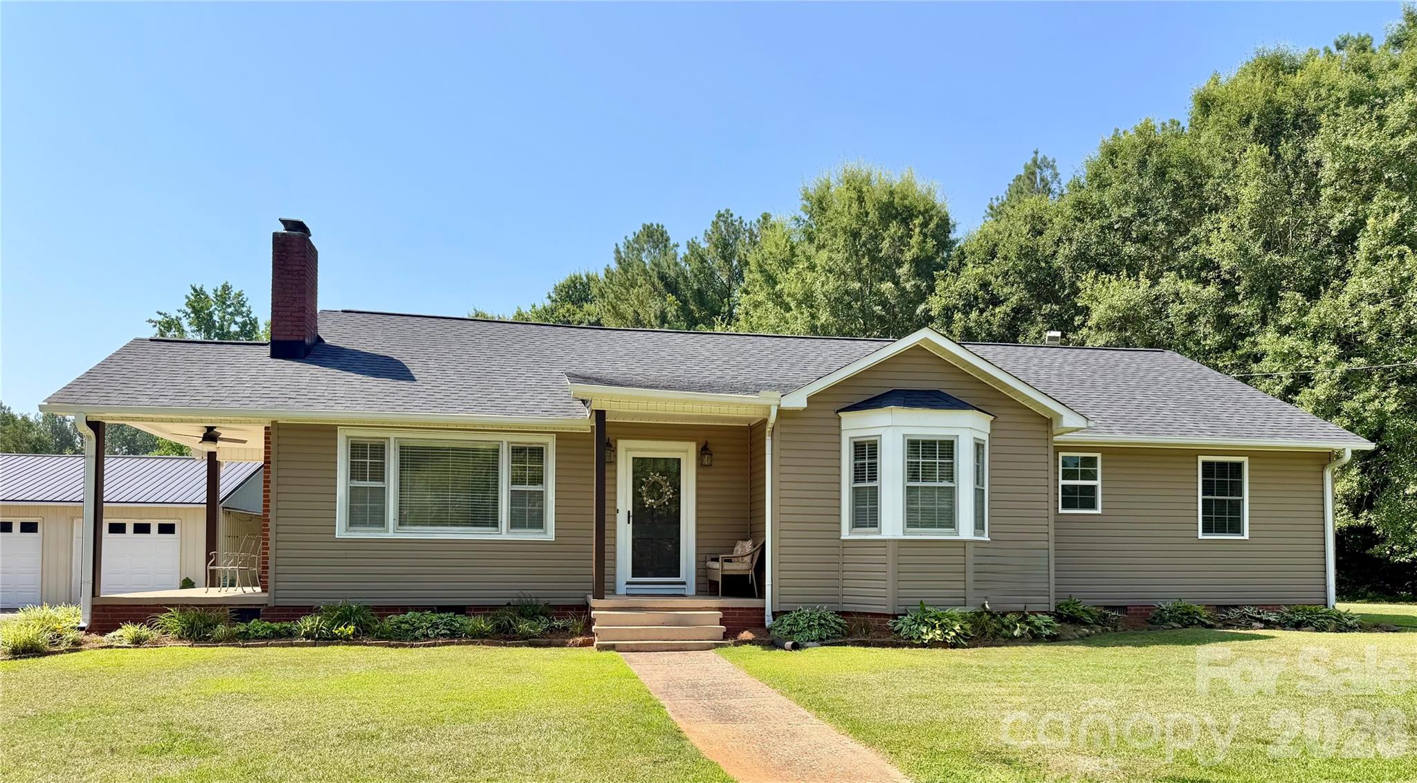 917 W Pine Street Property Photo 2