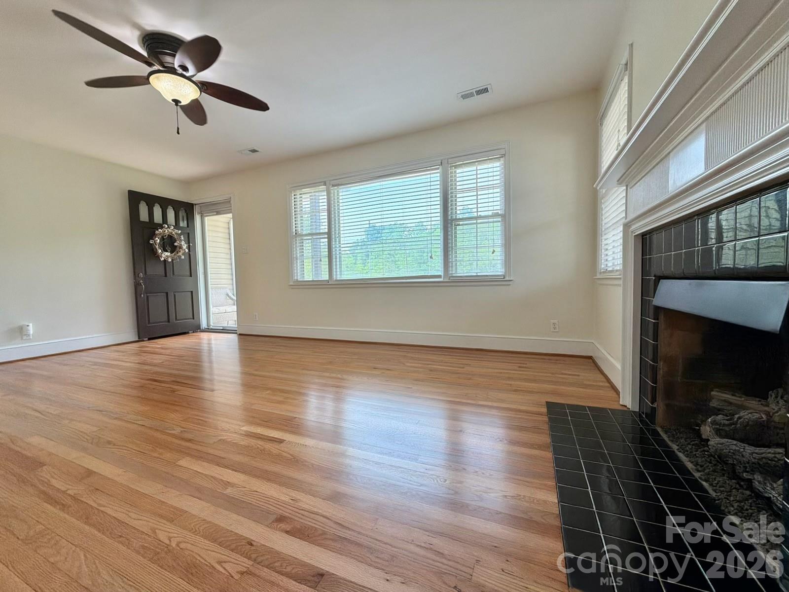 917 W Pine Street Property Photo 5