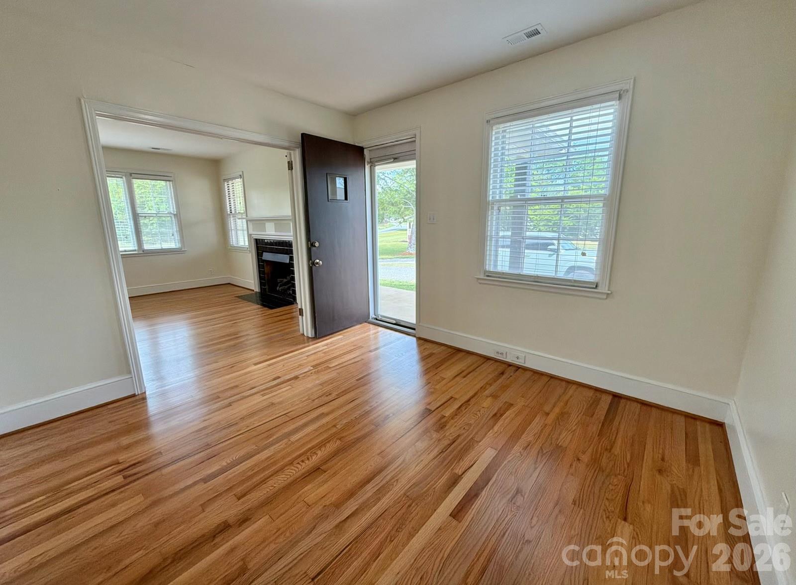 917 W Pine Street Property Photo 10