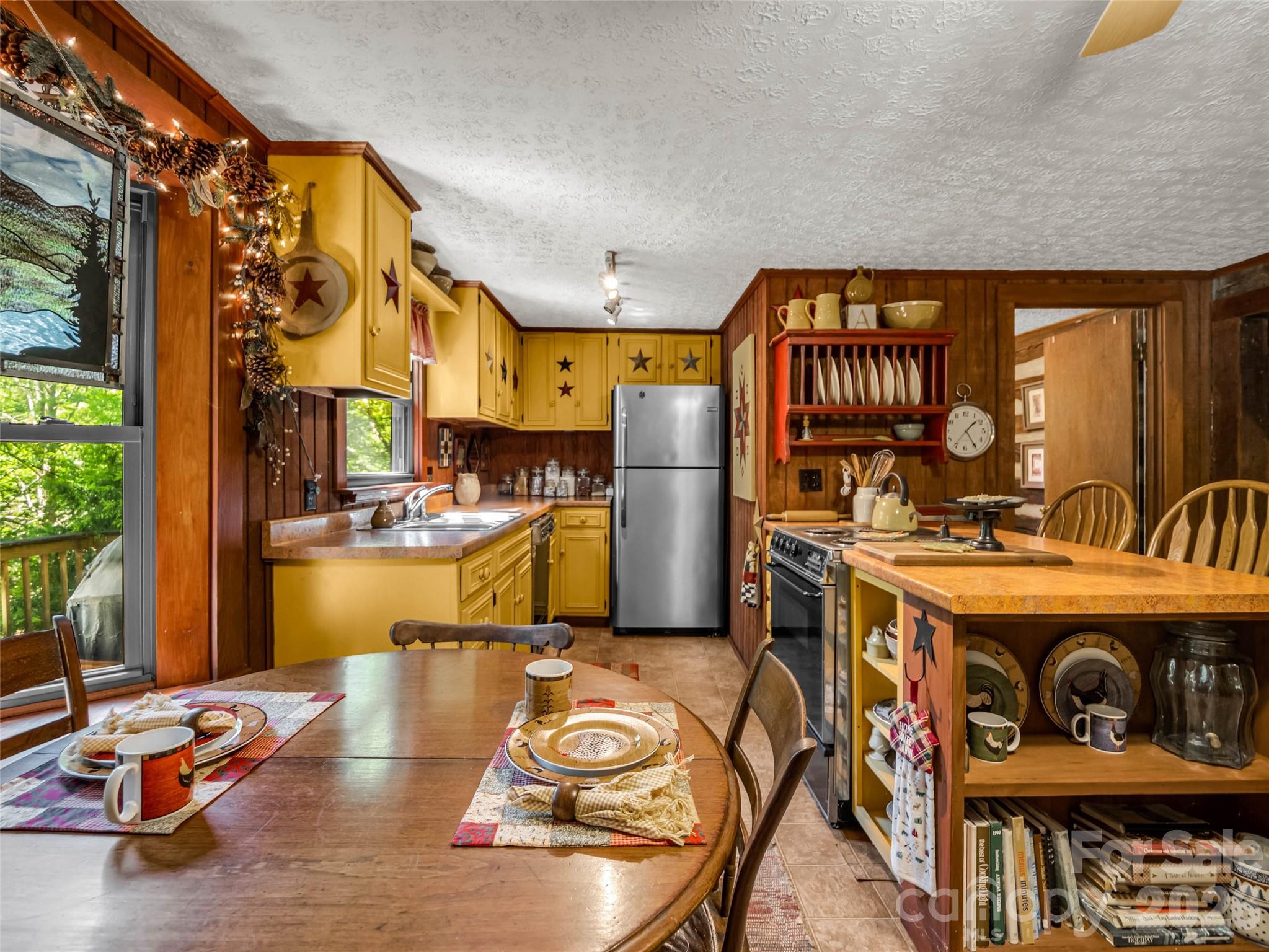 1208 Forest Lake Heights Drive Property Photo 17