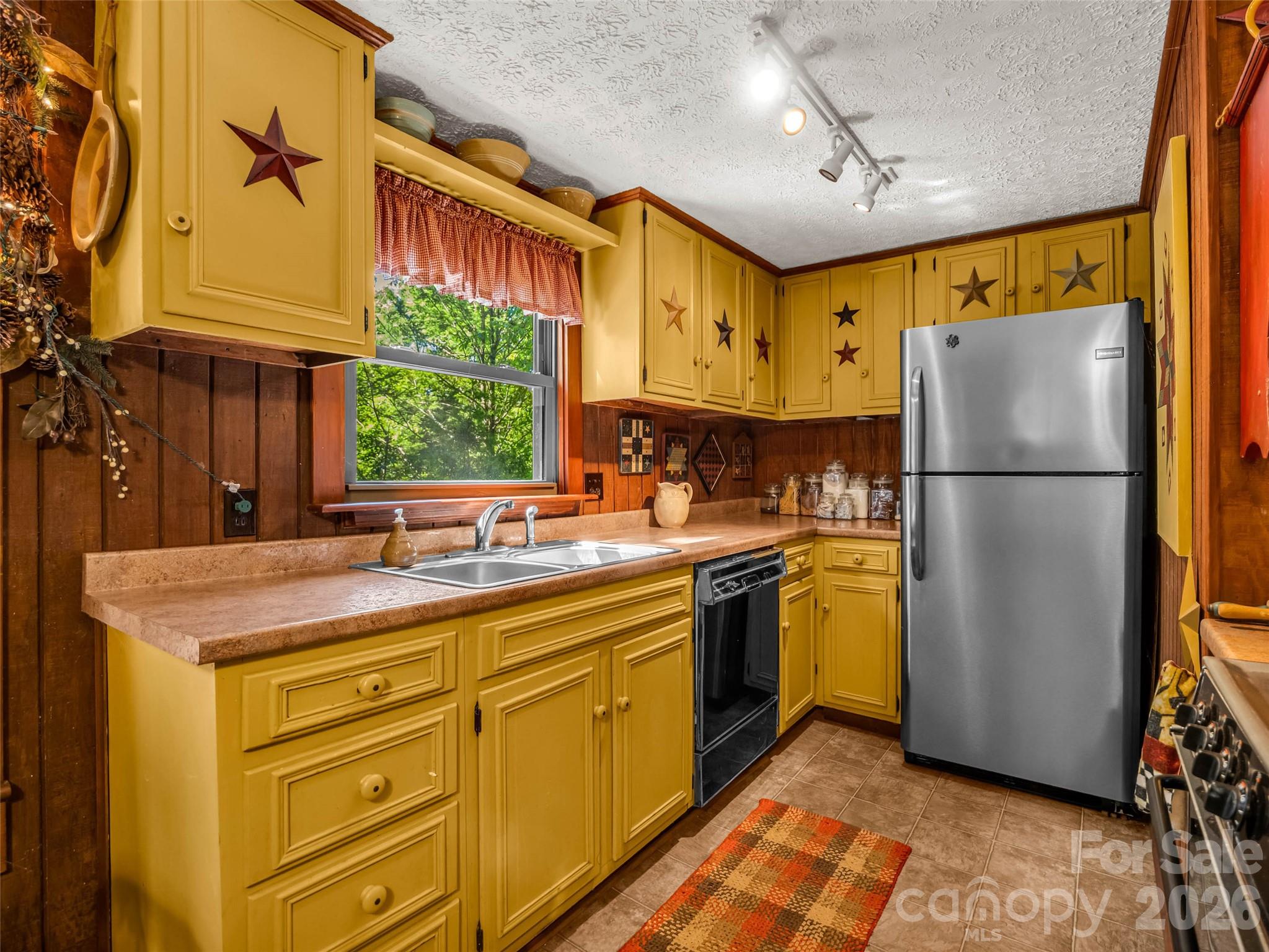 1208 Forest Lake Heights Drive Property Photo 18