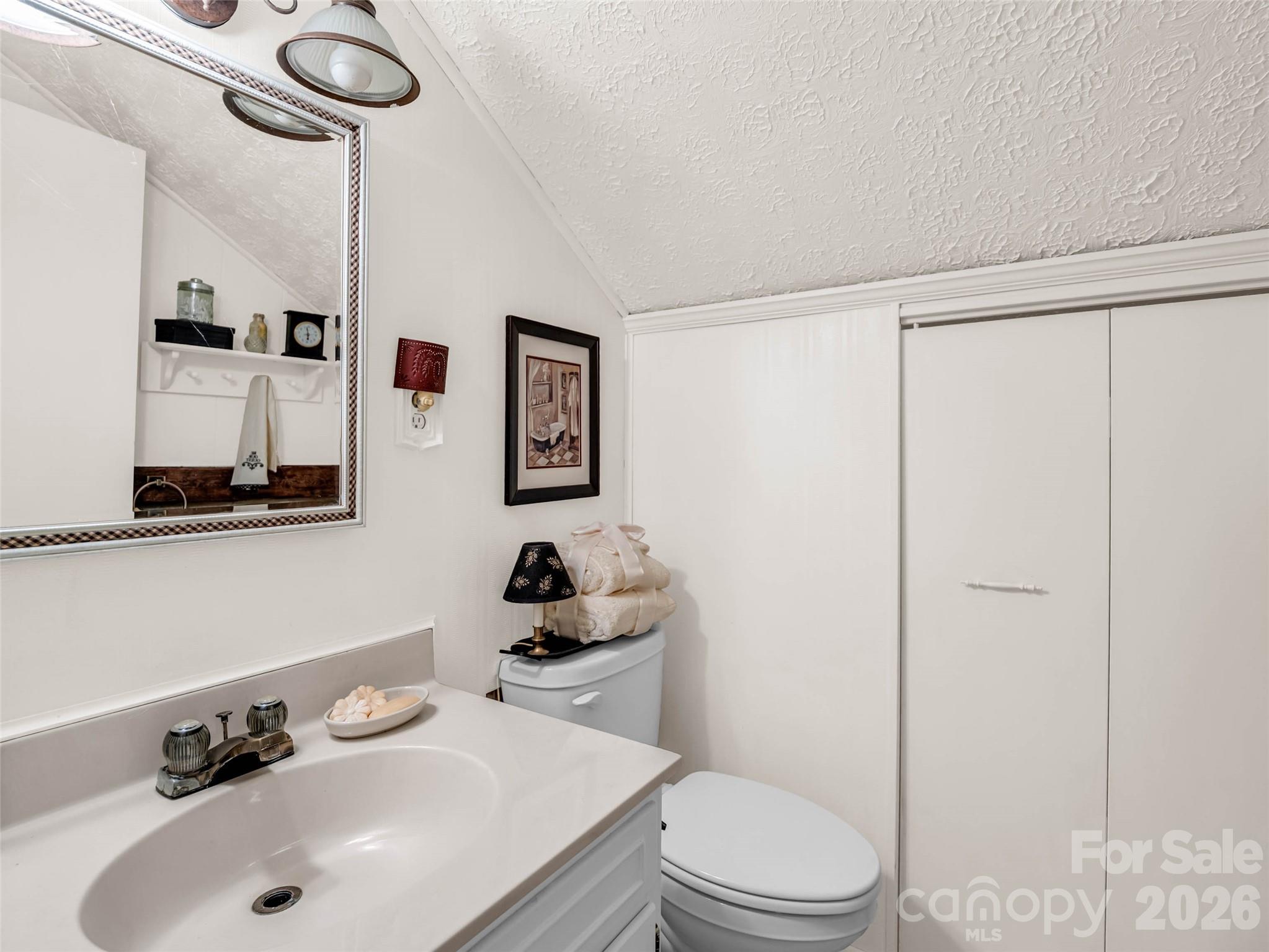 1208 Forest Lake Heights Drive Property Photo 28