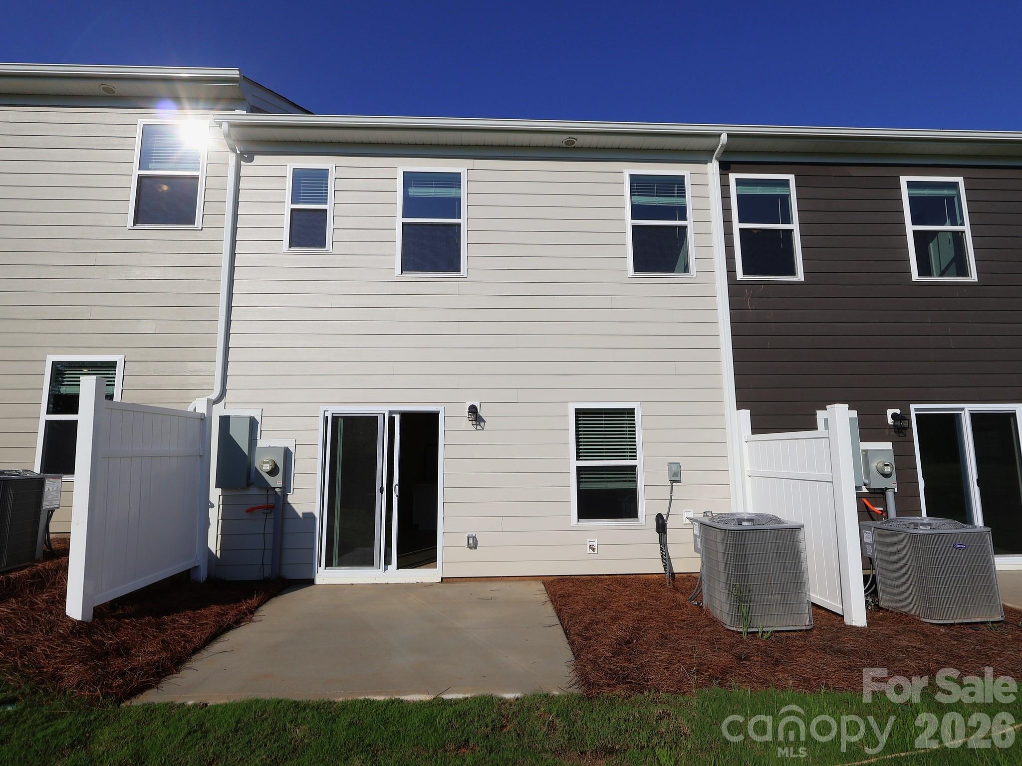 781 Kitfox Drive Property Photo 2
