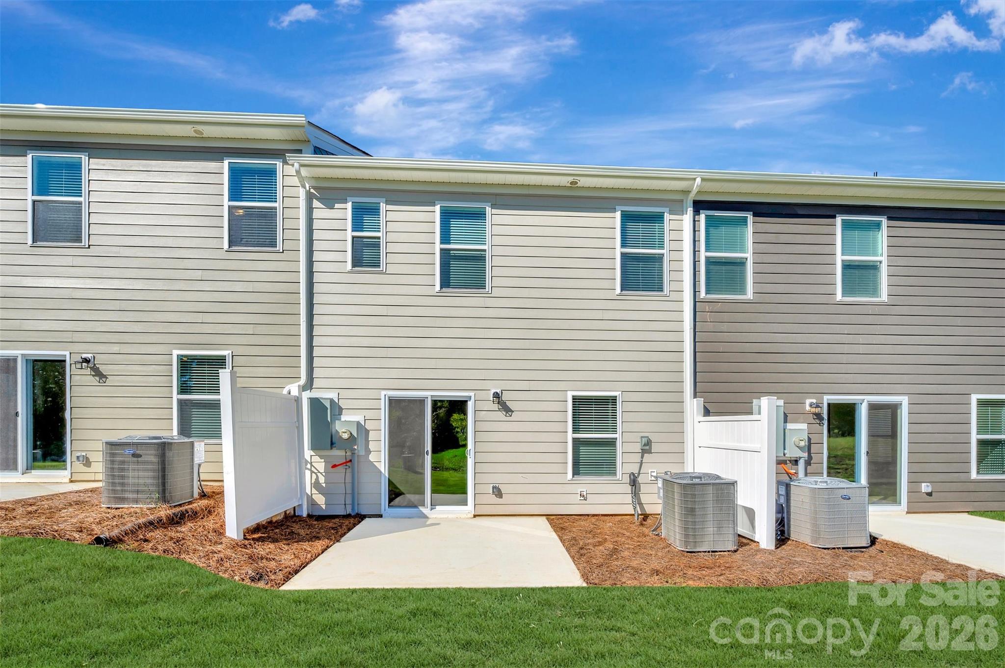 781 Kitfox Drive Property Photo 2