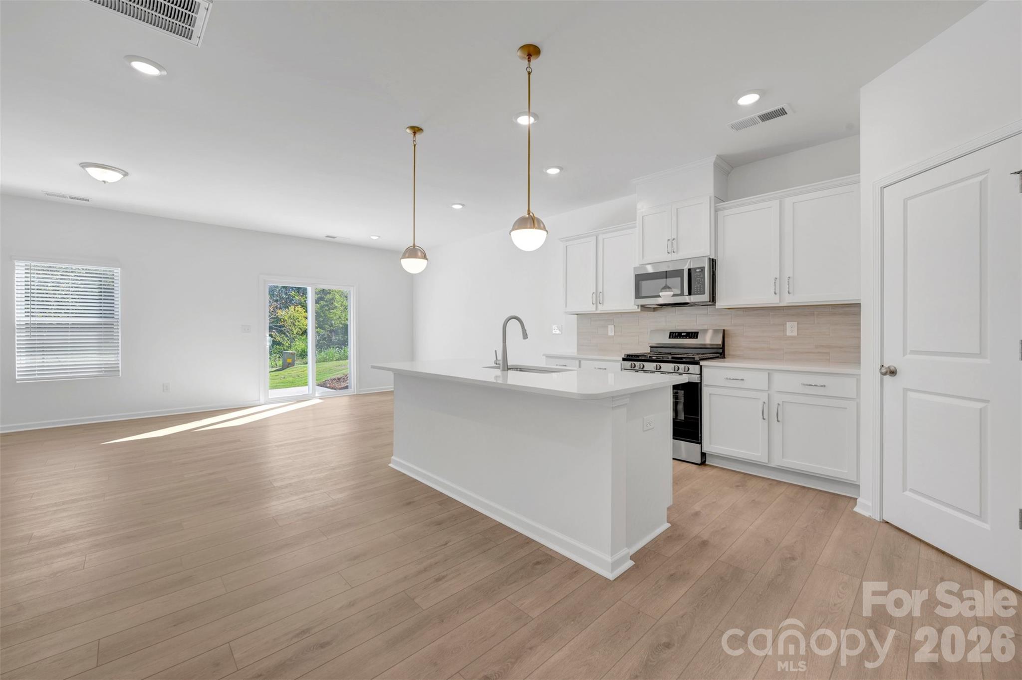 781 Kitfox Drive Property Photo 3
