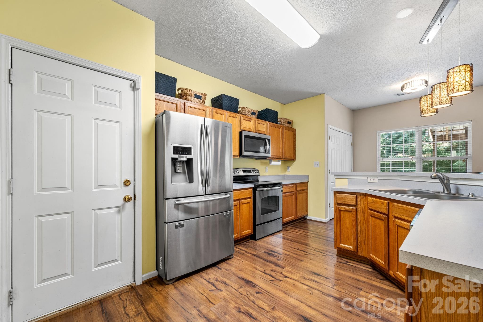 118 Devon Forest Drive Property Photo 3