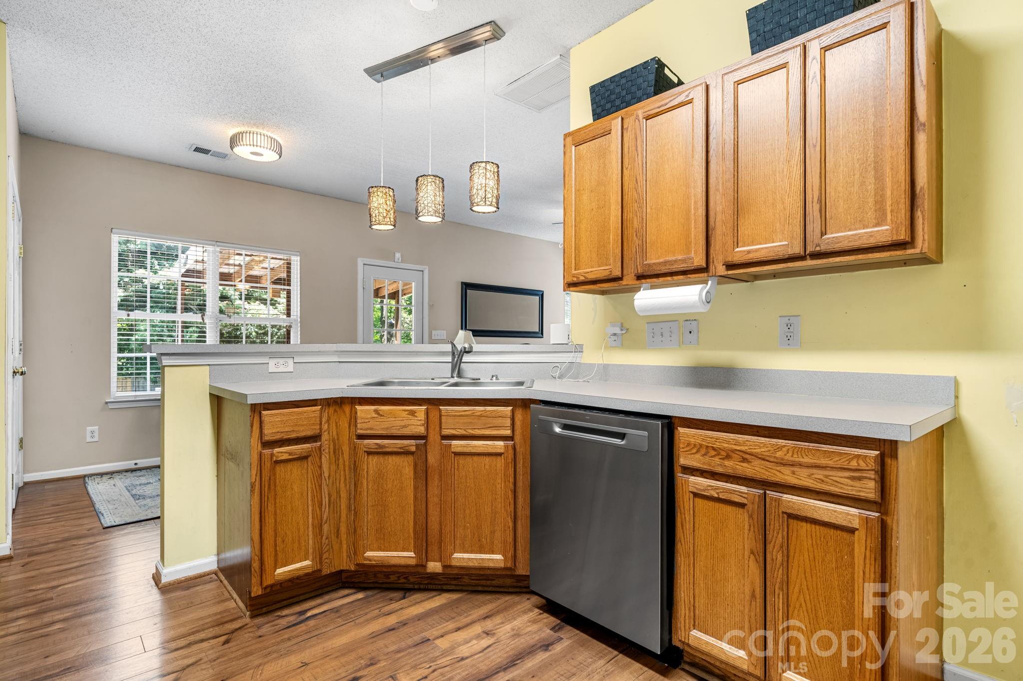 118 Devon Forest Drive Property Photo 4
