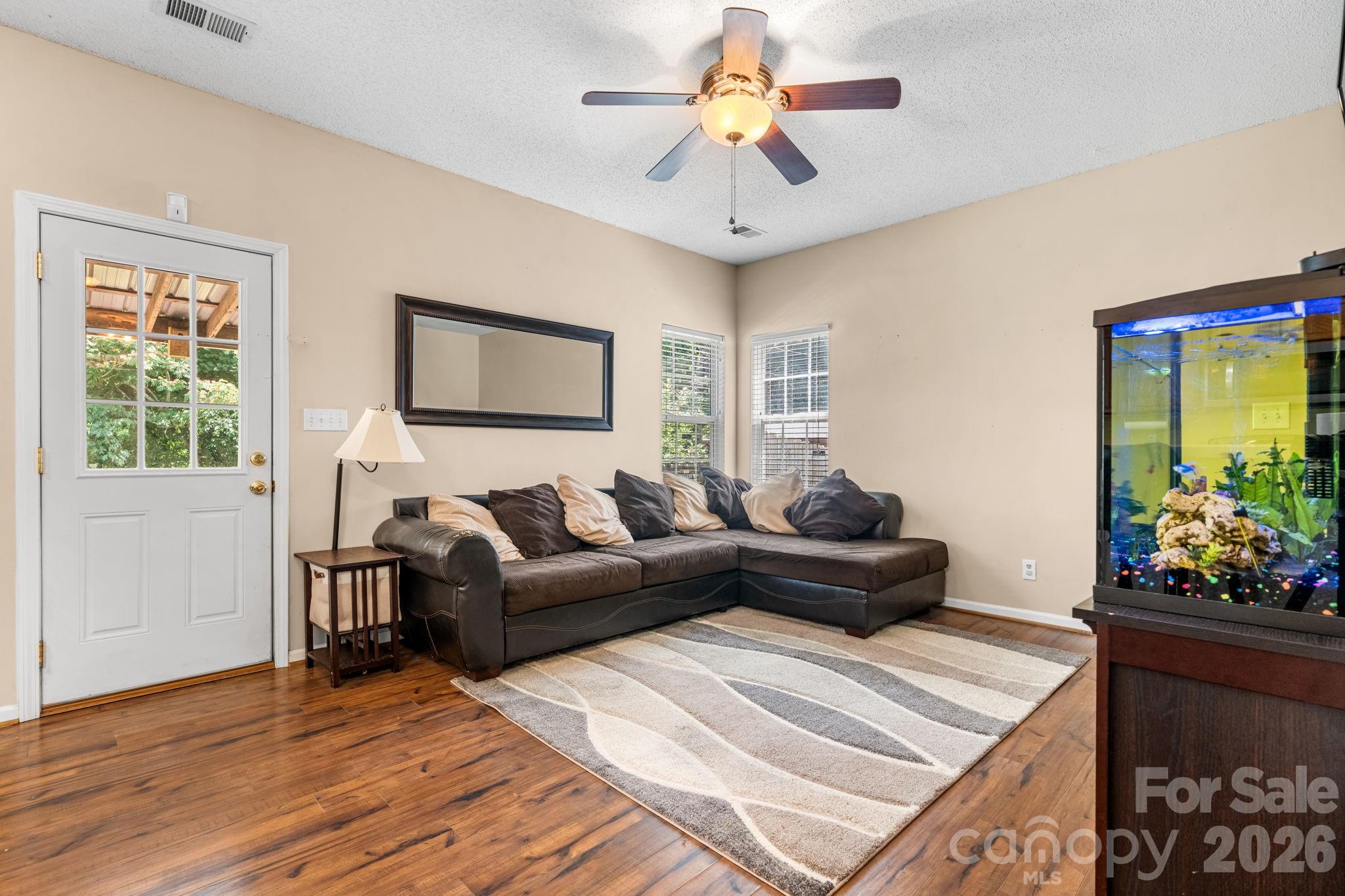 118 Devon Forest Drive Property Photo 6