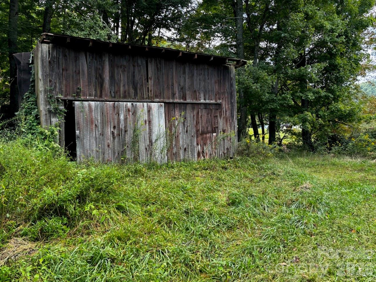 1771 Hughes Gap Road Property Photo 7