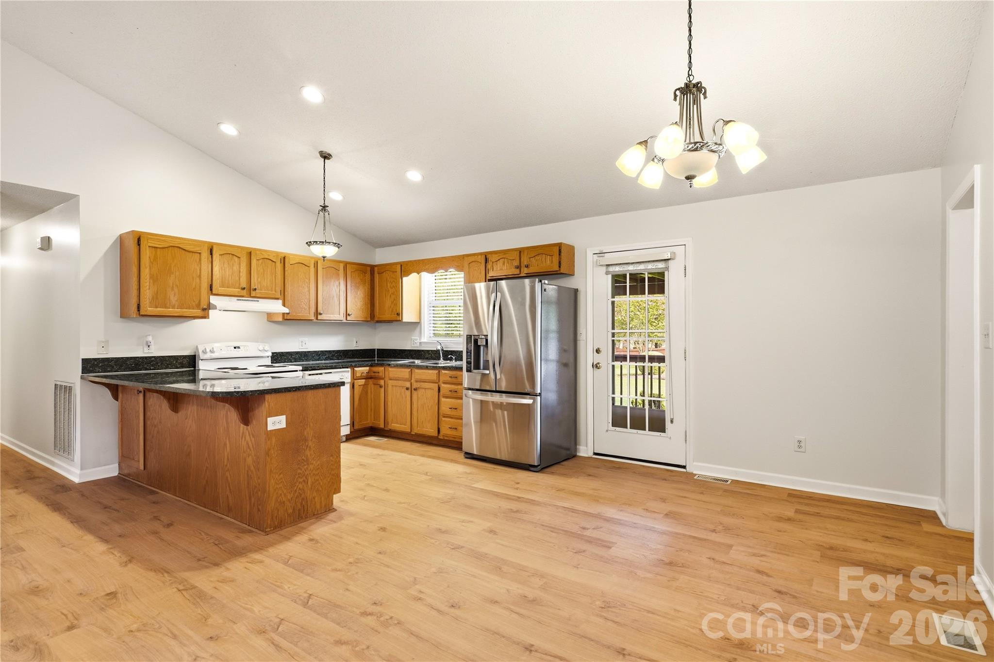 3892 Stoney Creek Drive Property Photo 4