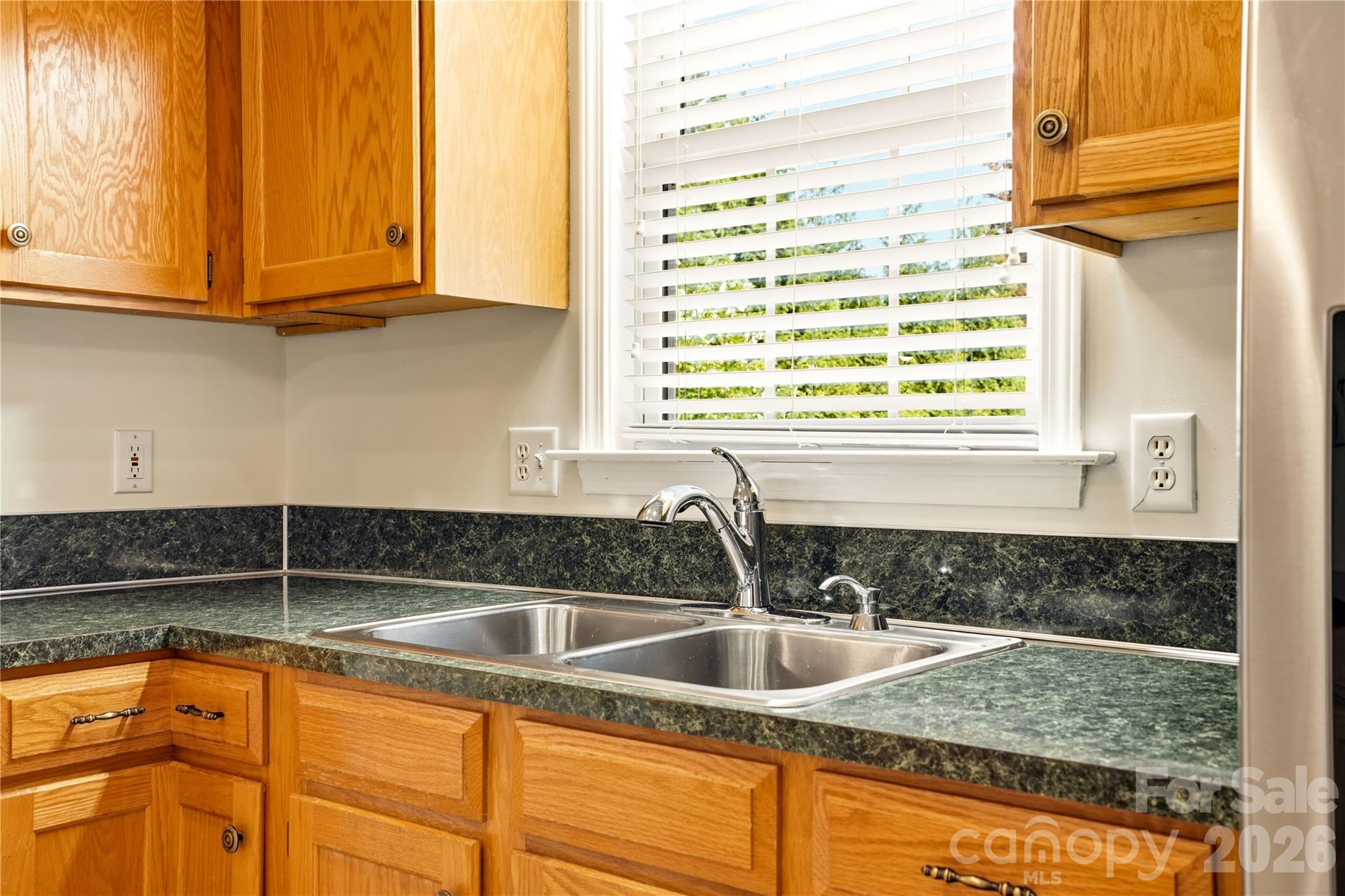 3892 Stoney Creek Drive Property Photo 6