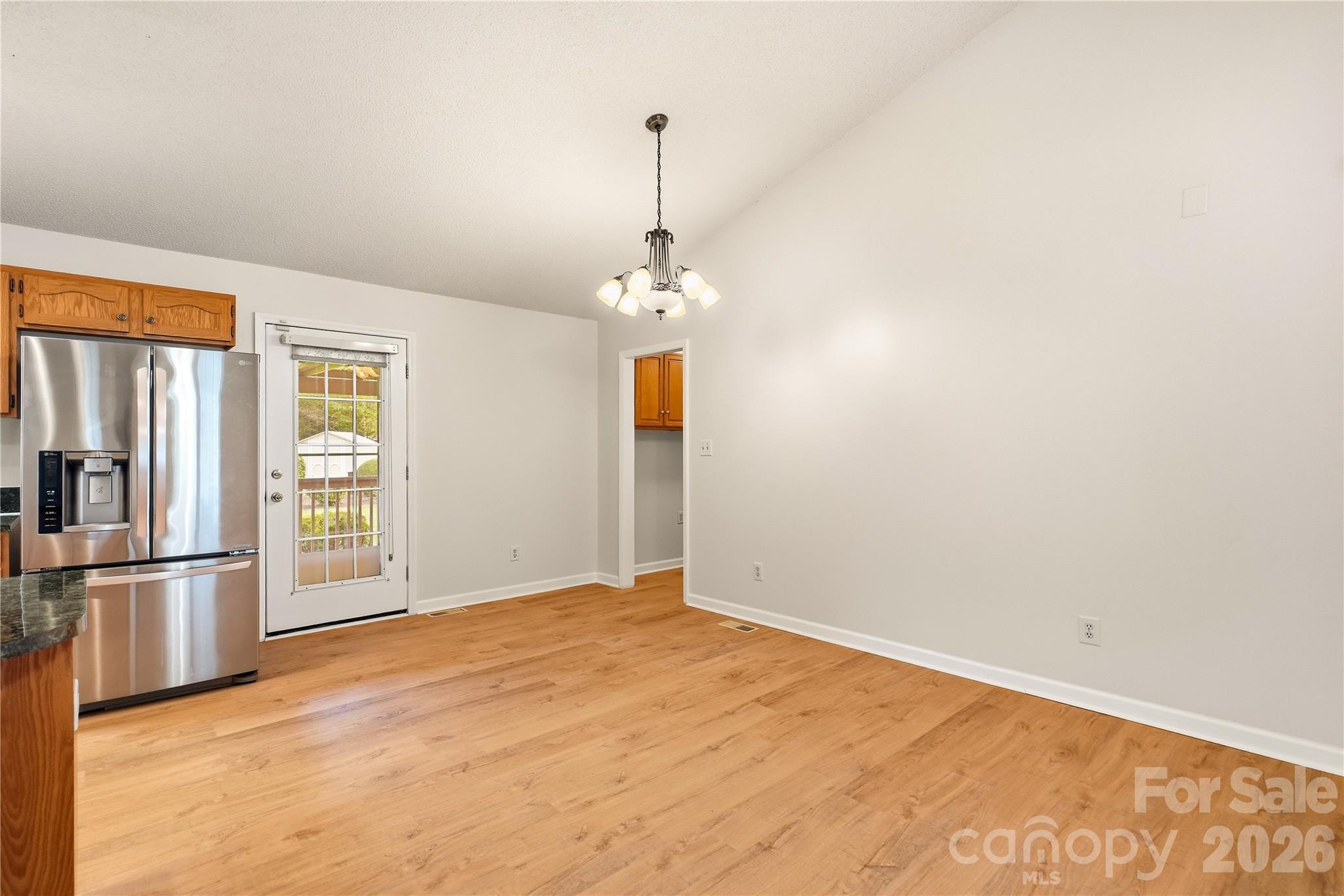 3892 Stoney Creek Drive Property Photo 9
