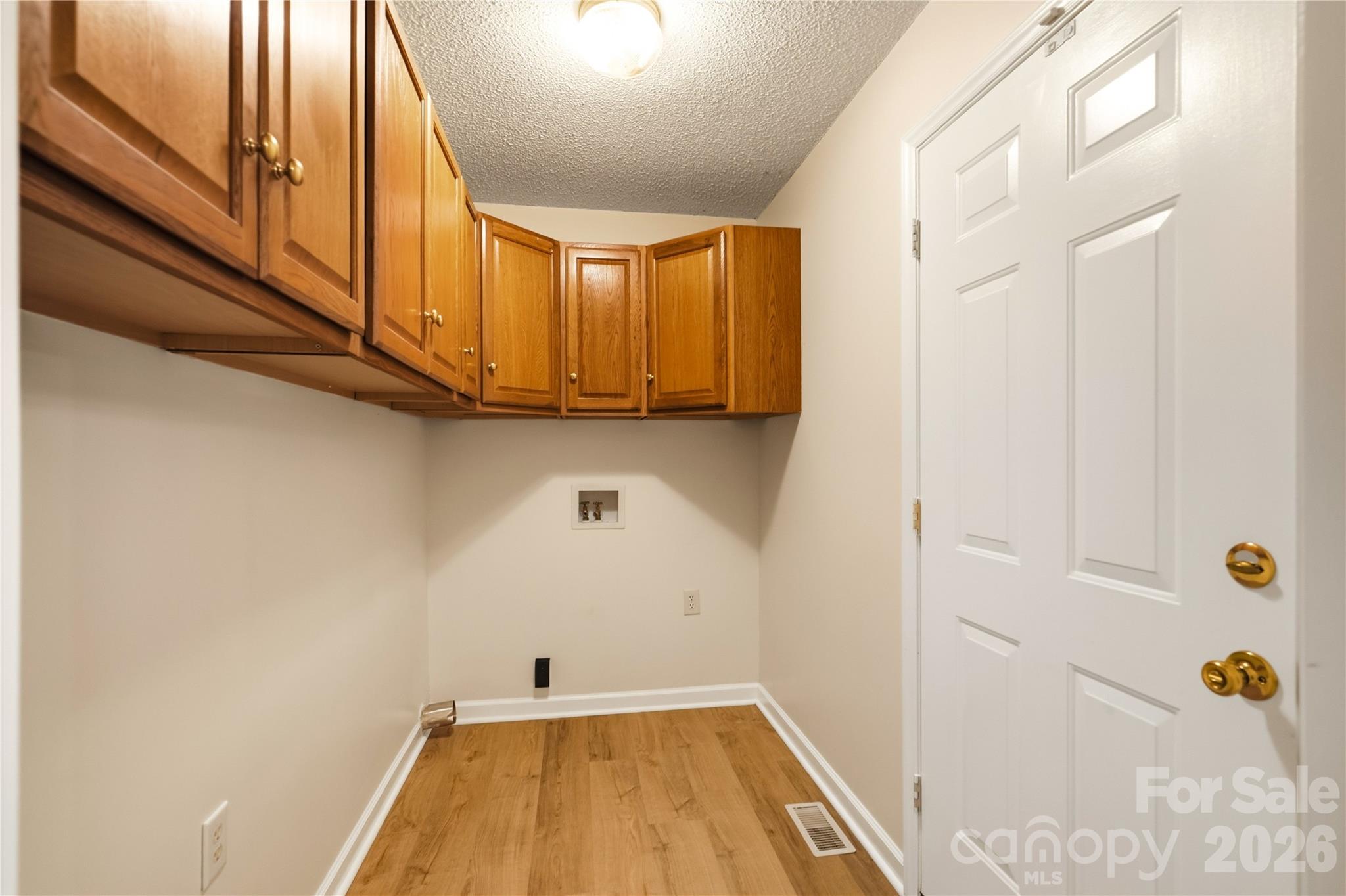 3892 Stoney Creek Drive Property Photo 11