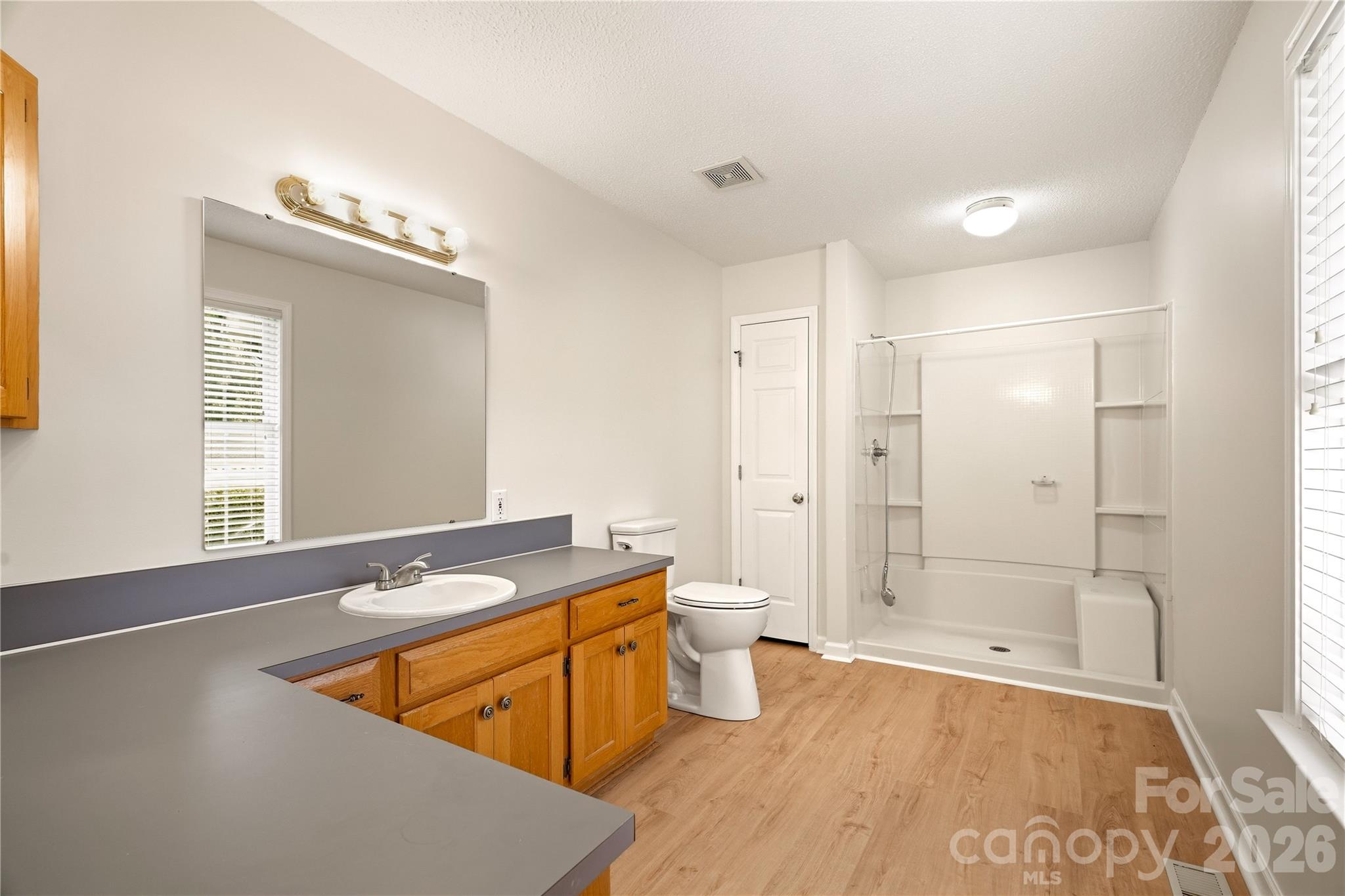 3892 Stoney Creek Drive Property Photo 20