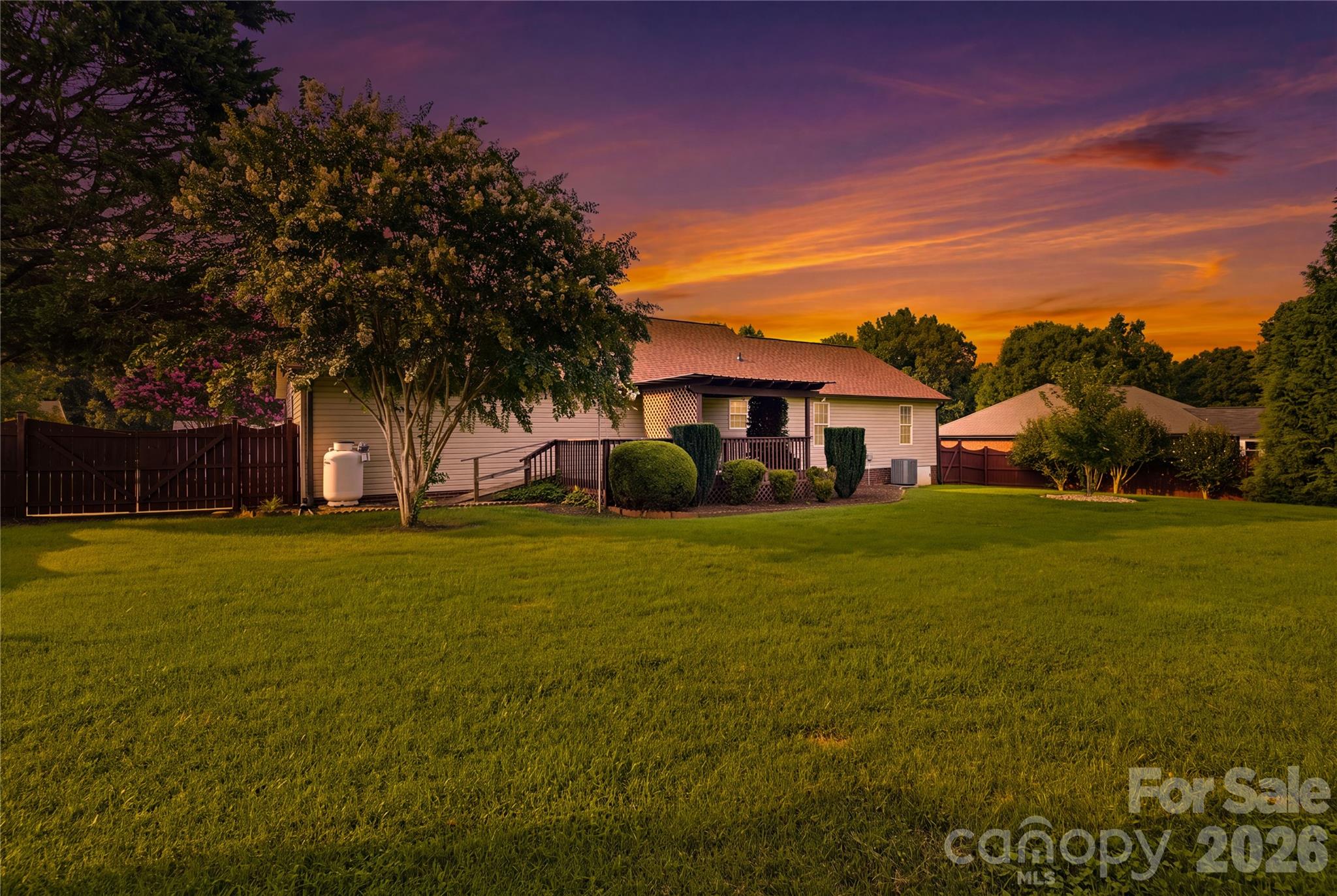 3892 Stoney Creek Drive Property Photo 44