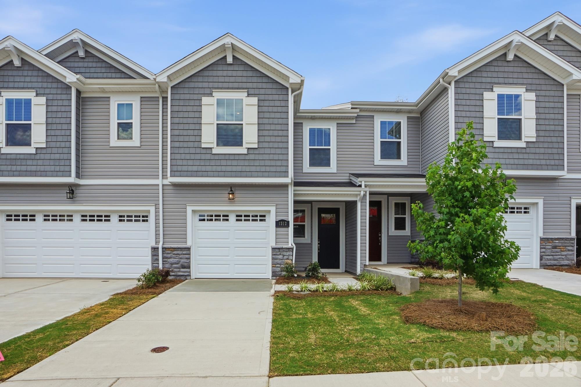 1312 Vibrant Road Property Photo 1