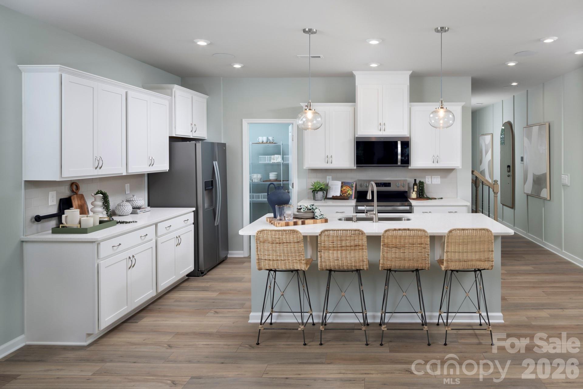 1312 Vibrant Road Property Photo 3