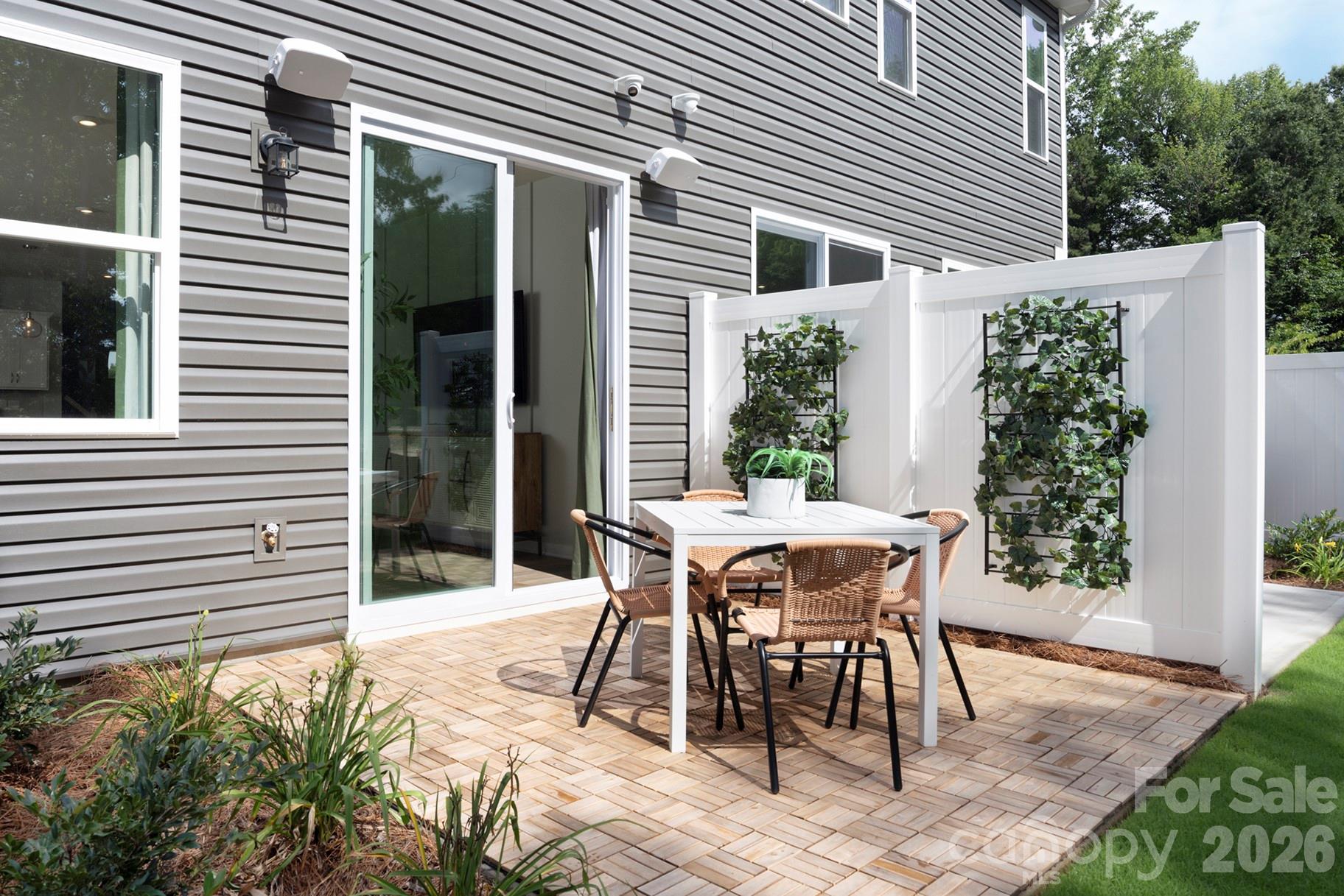 1312 Vibrant Road Property Photo 12