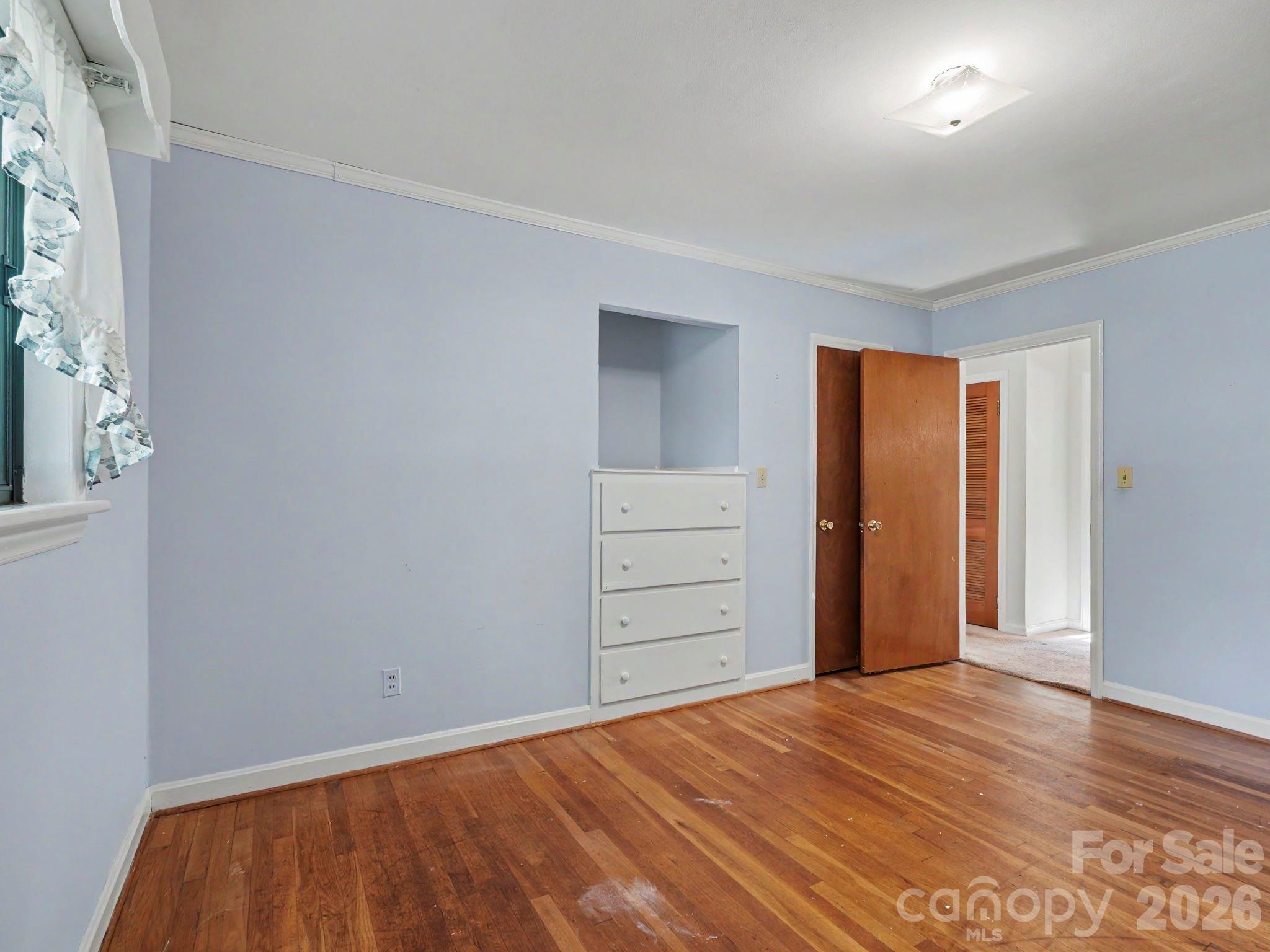 1006 S Main Street Property Photo 8