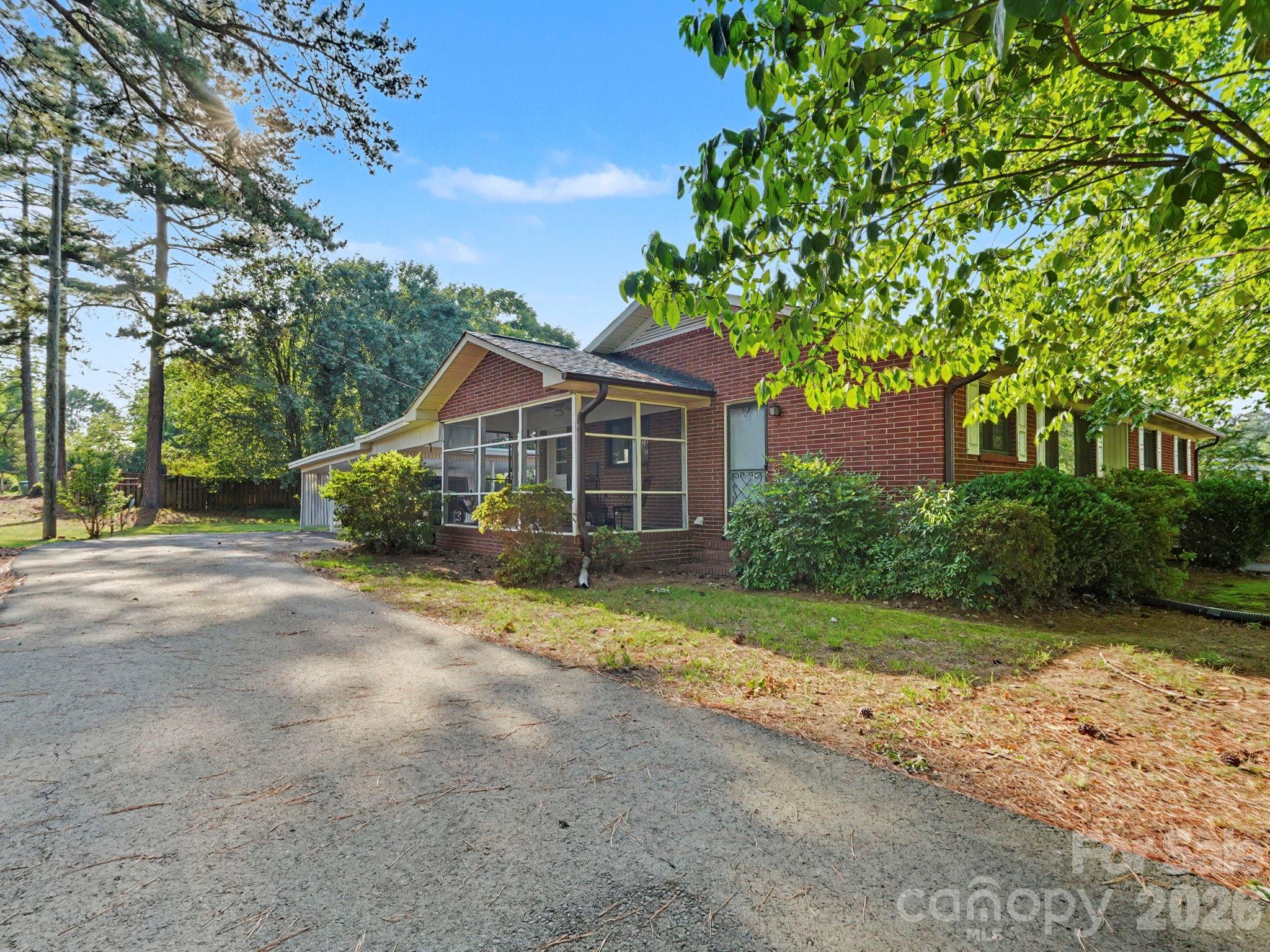 1006 S Main Street Property Photo 11
