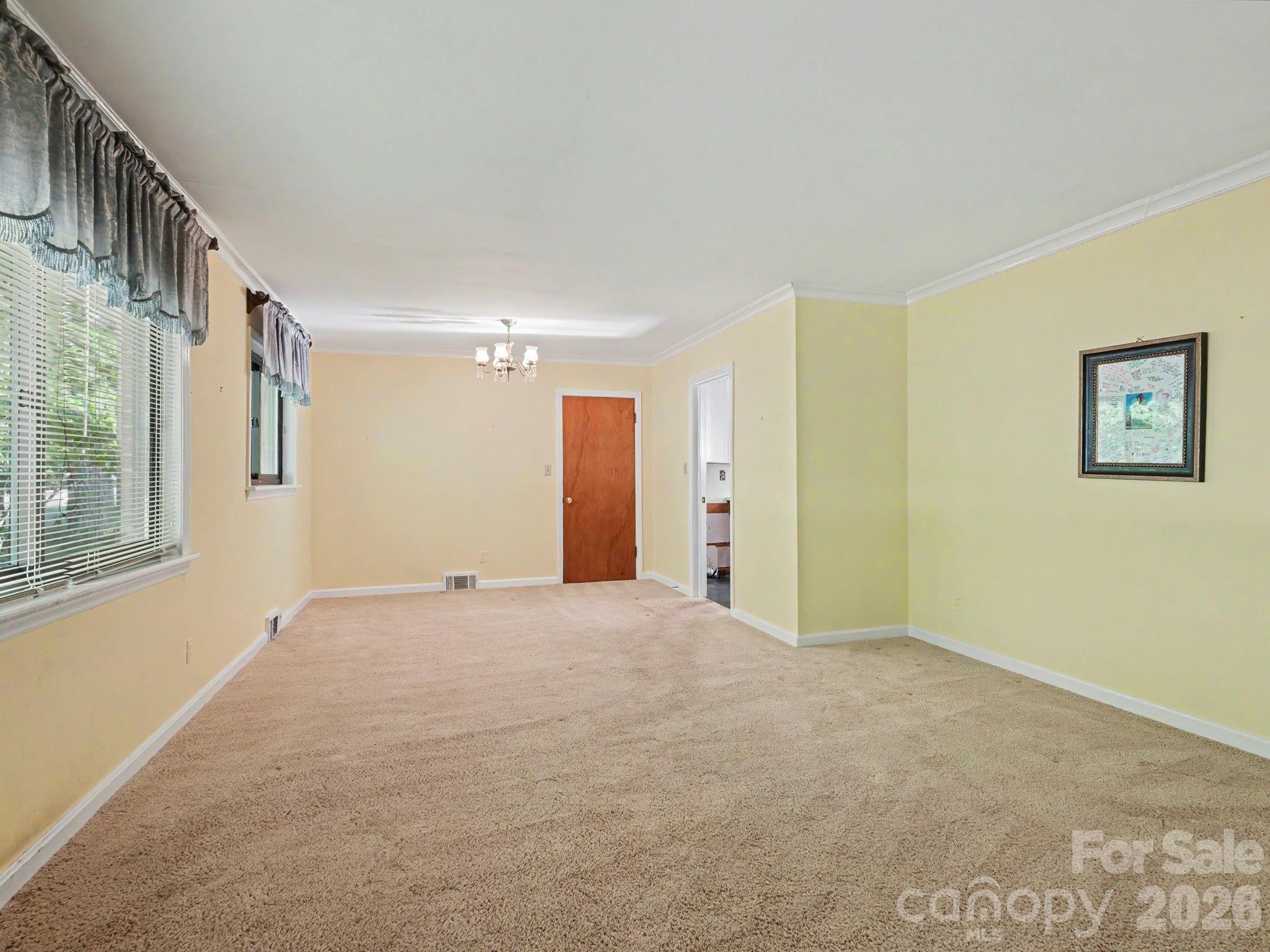 1006 S Main Street Property Photo 12