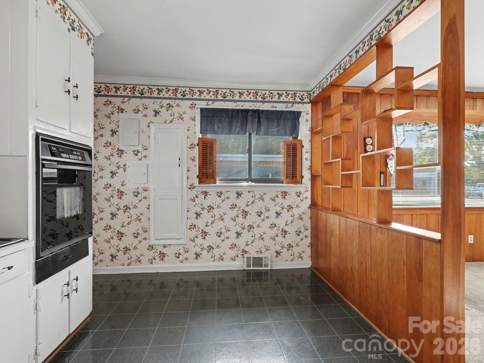 1006 S Main Street Property Photo 17