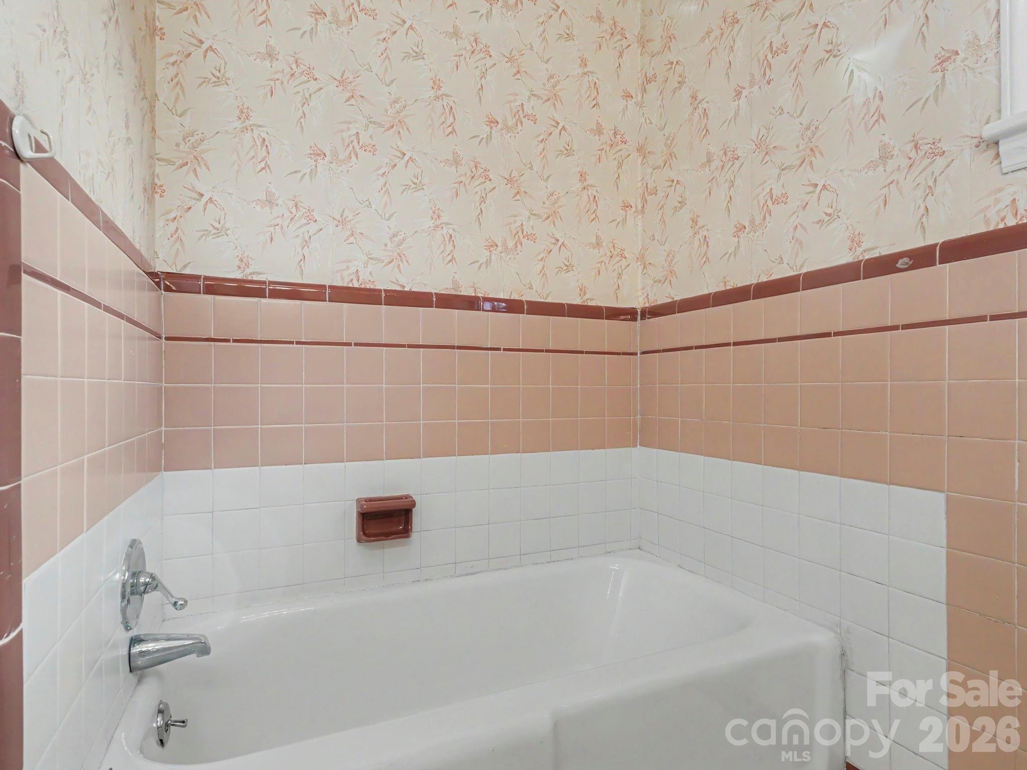 1006 S Main Street Property Photo 27
