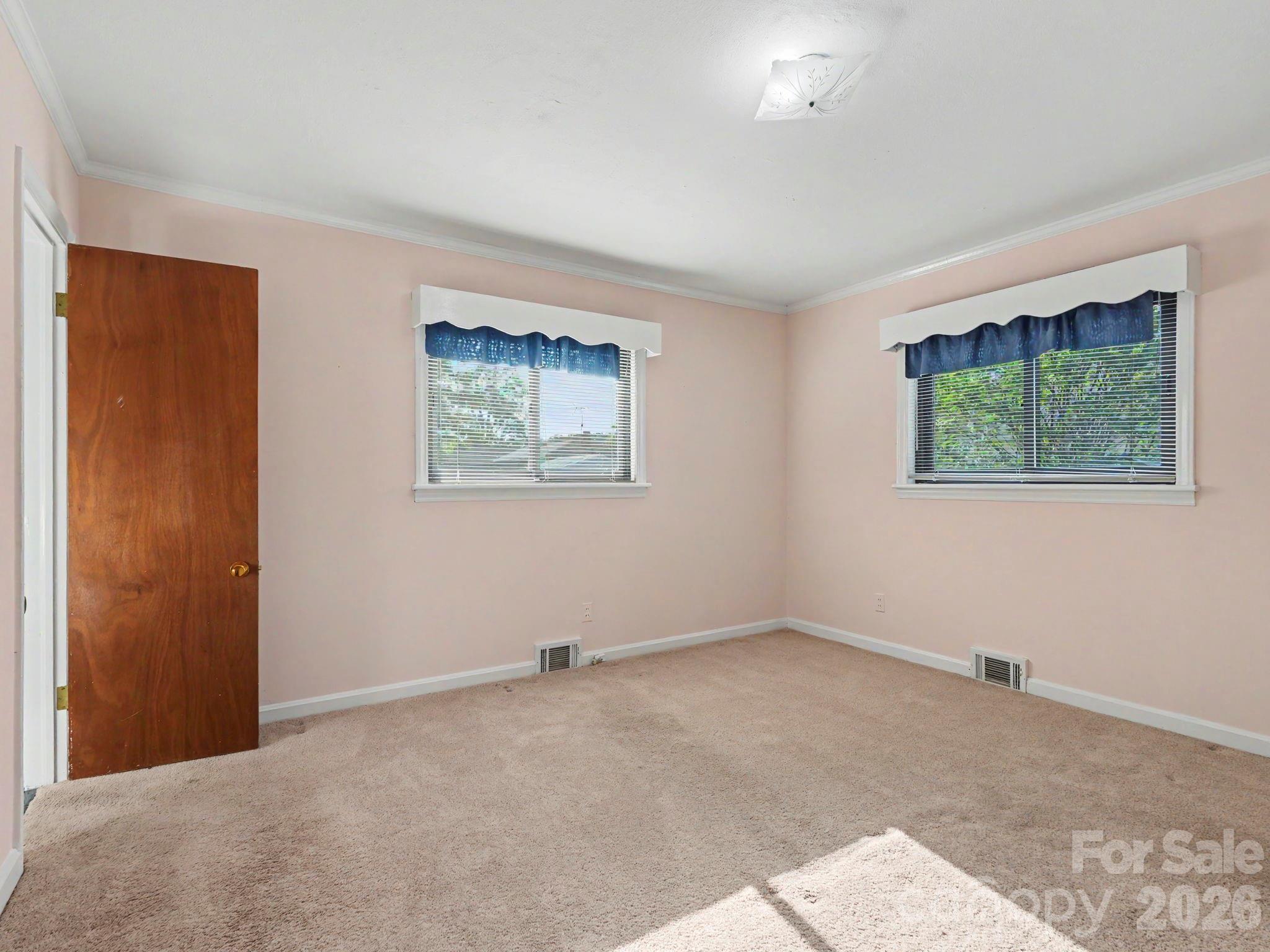 1006 S Main Street Property Photo 33