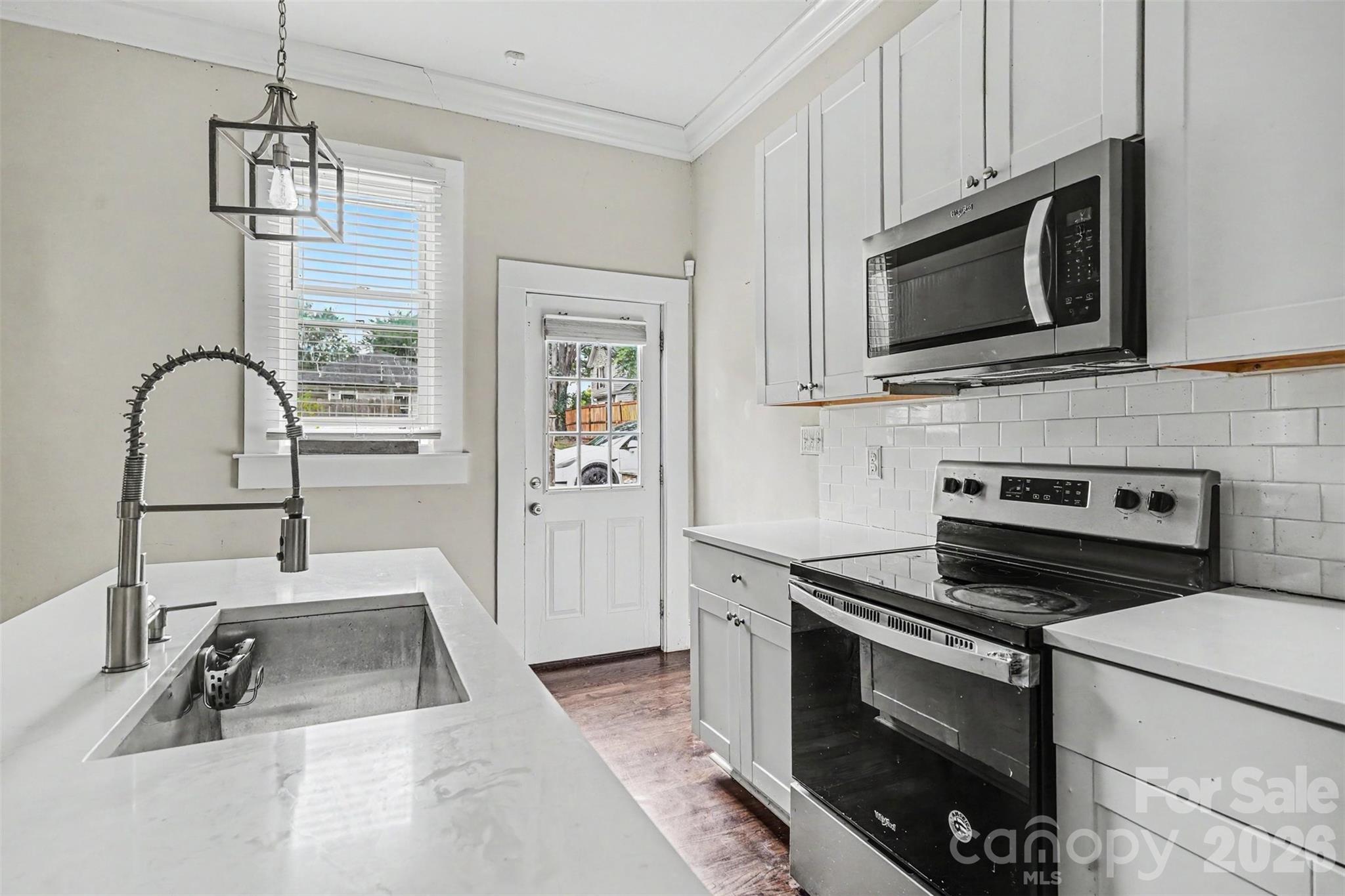 80 Kerr Street Property Photo 16