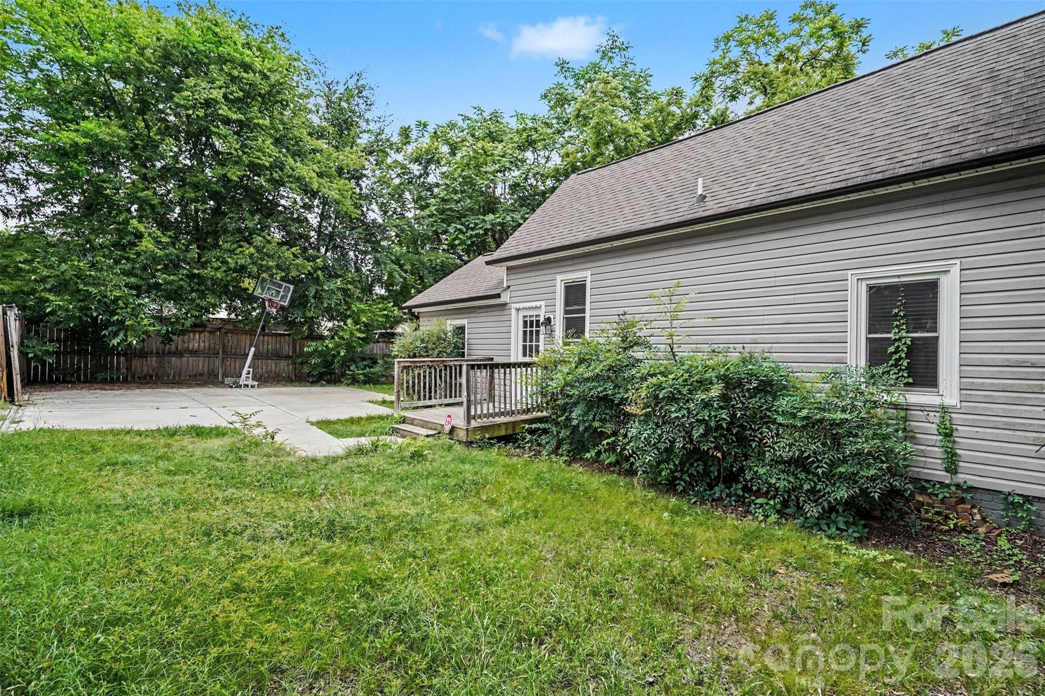 80 Kerr Street Property Photo 38