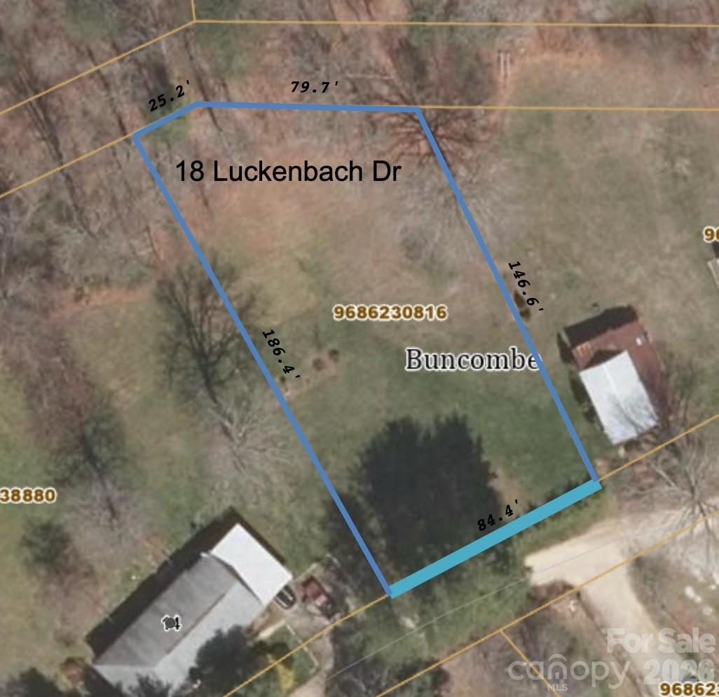 18 Luckenbach Drive Property Photo 2