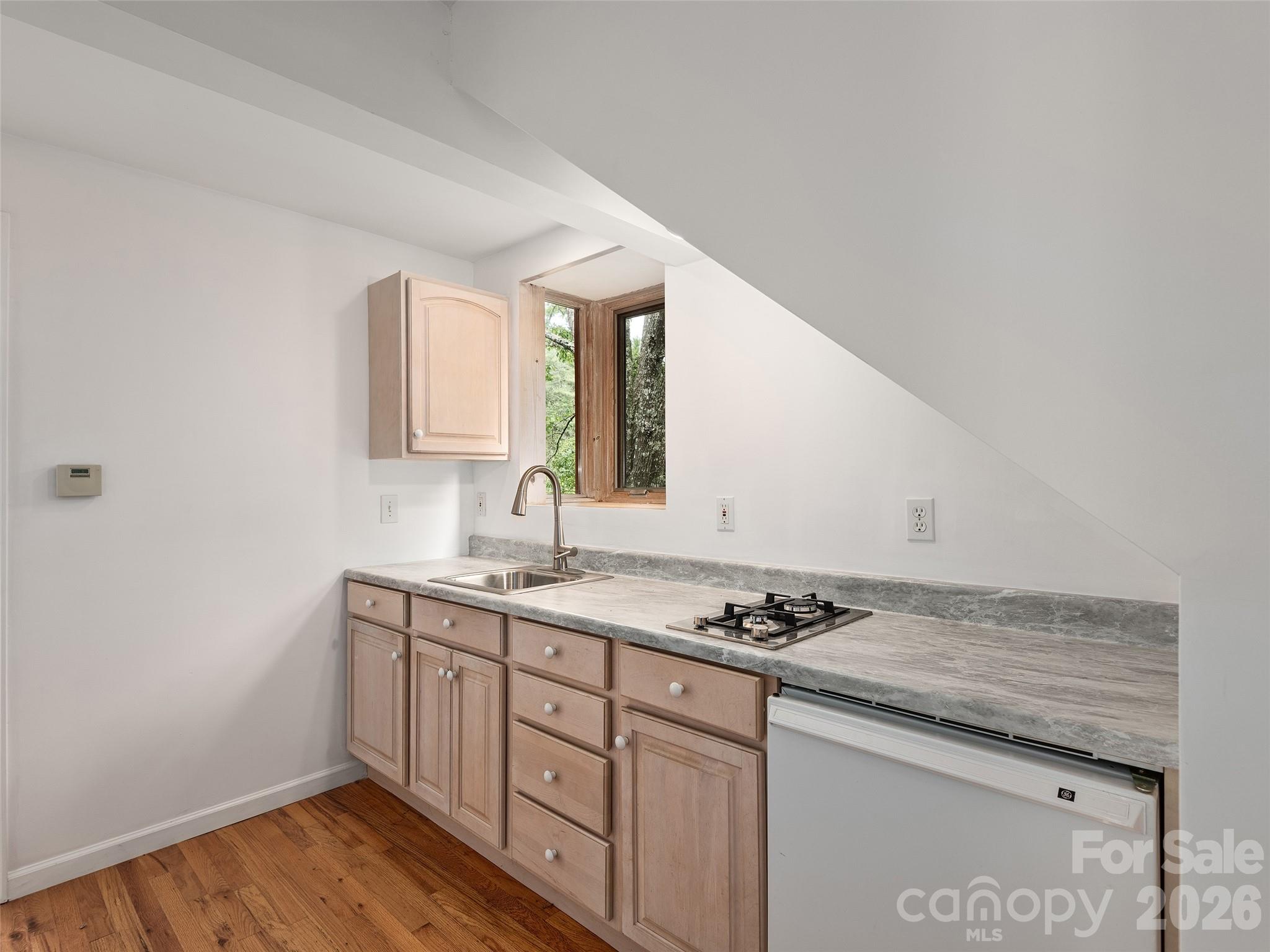 7 Hope Lane Property Photo 25