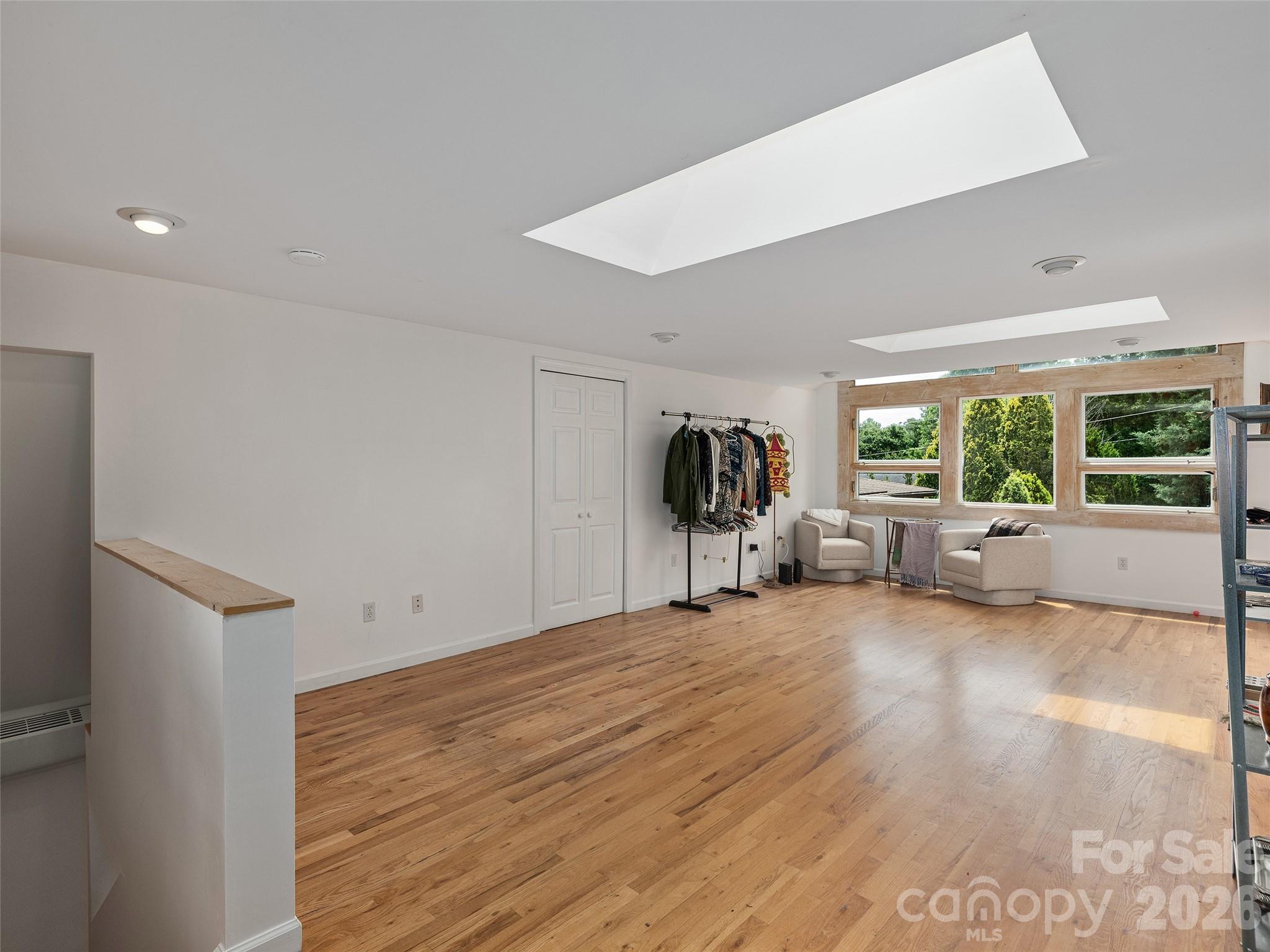 7 Hope Lane Property Photo 28