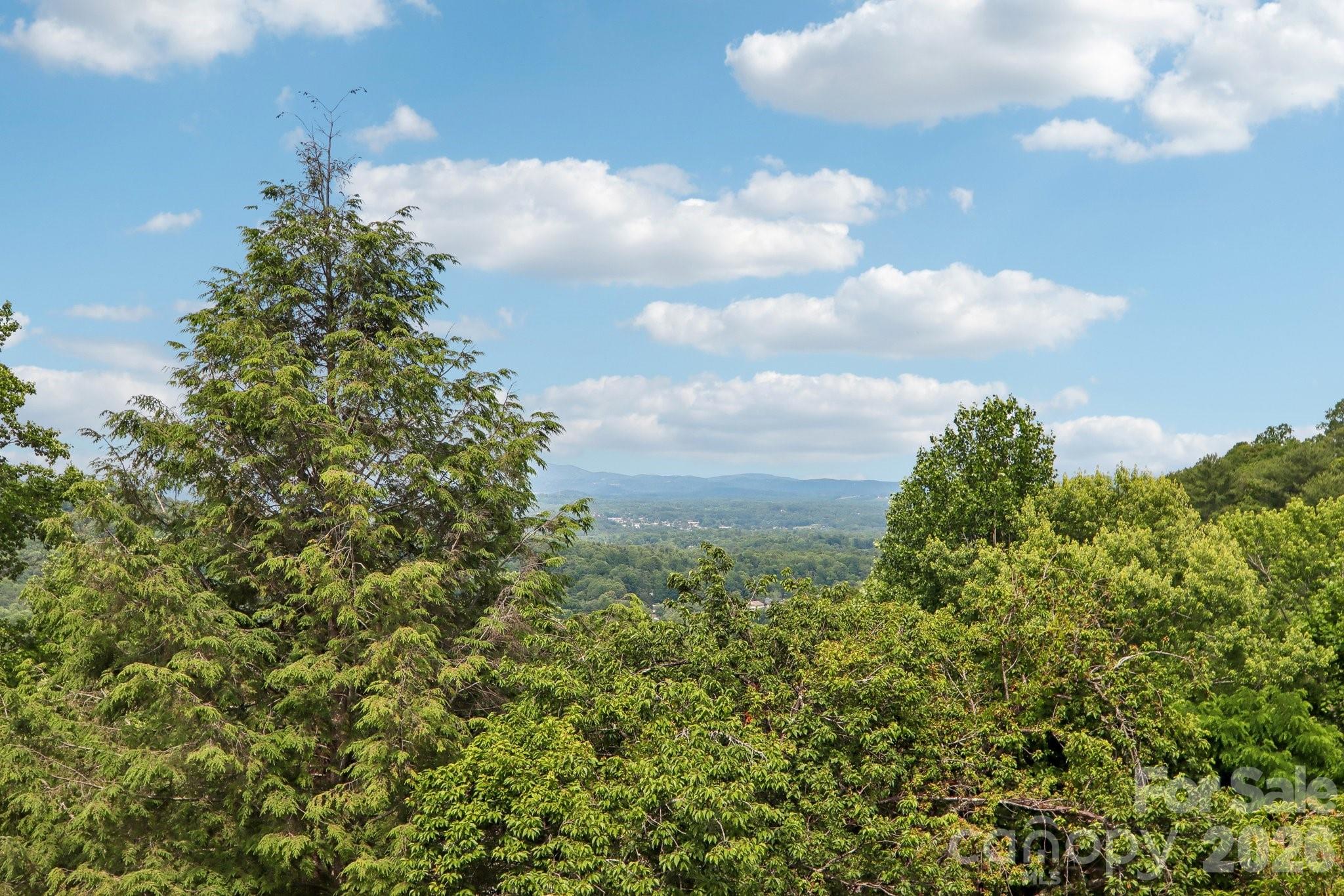 138 Woodbridge Drive Property Photo 1