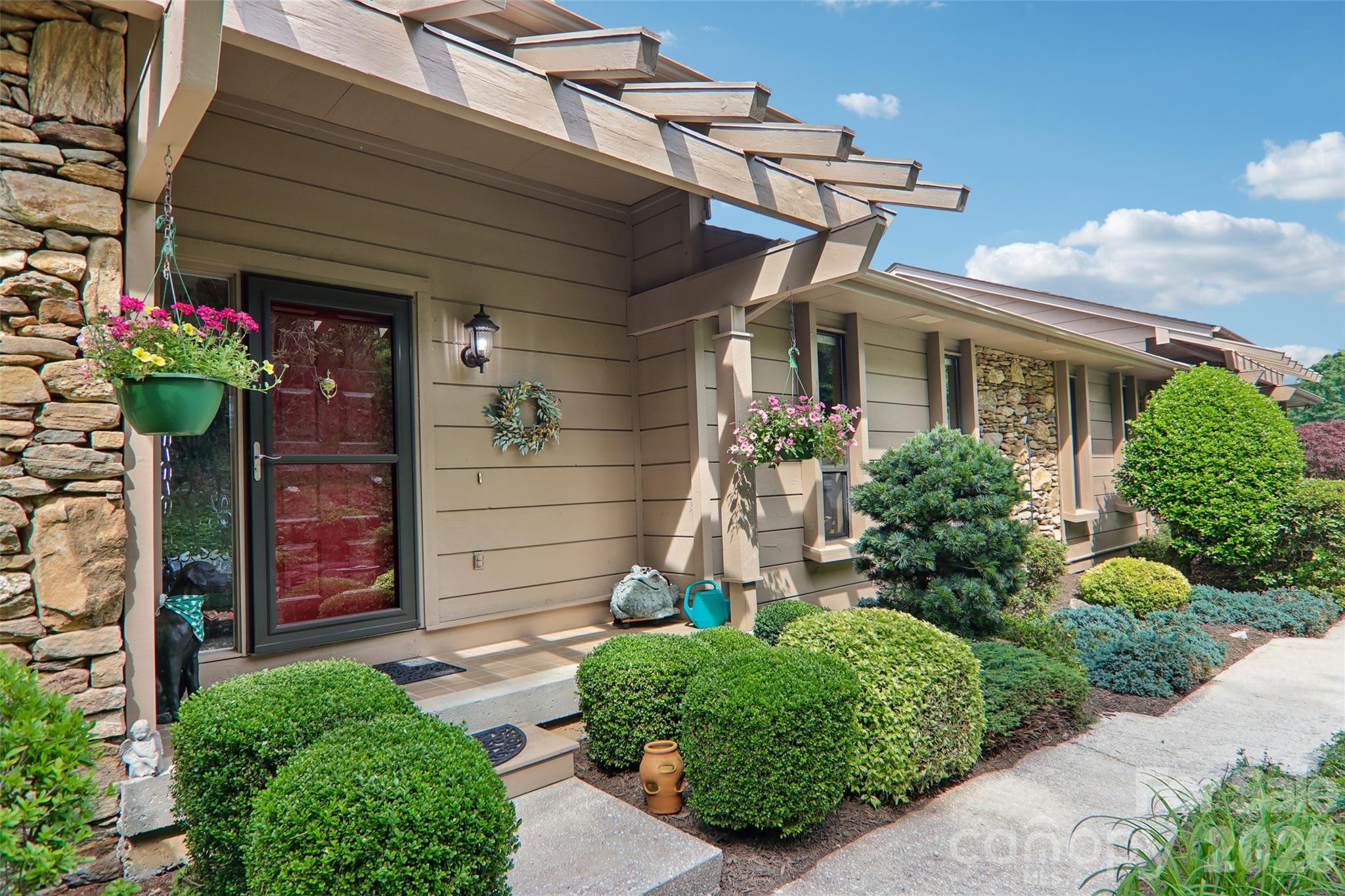 138 Woodbridge Drive Property Photo 4