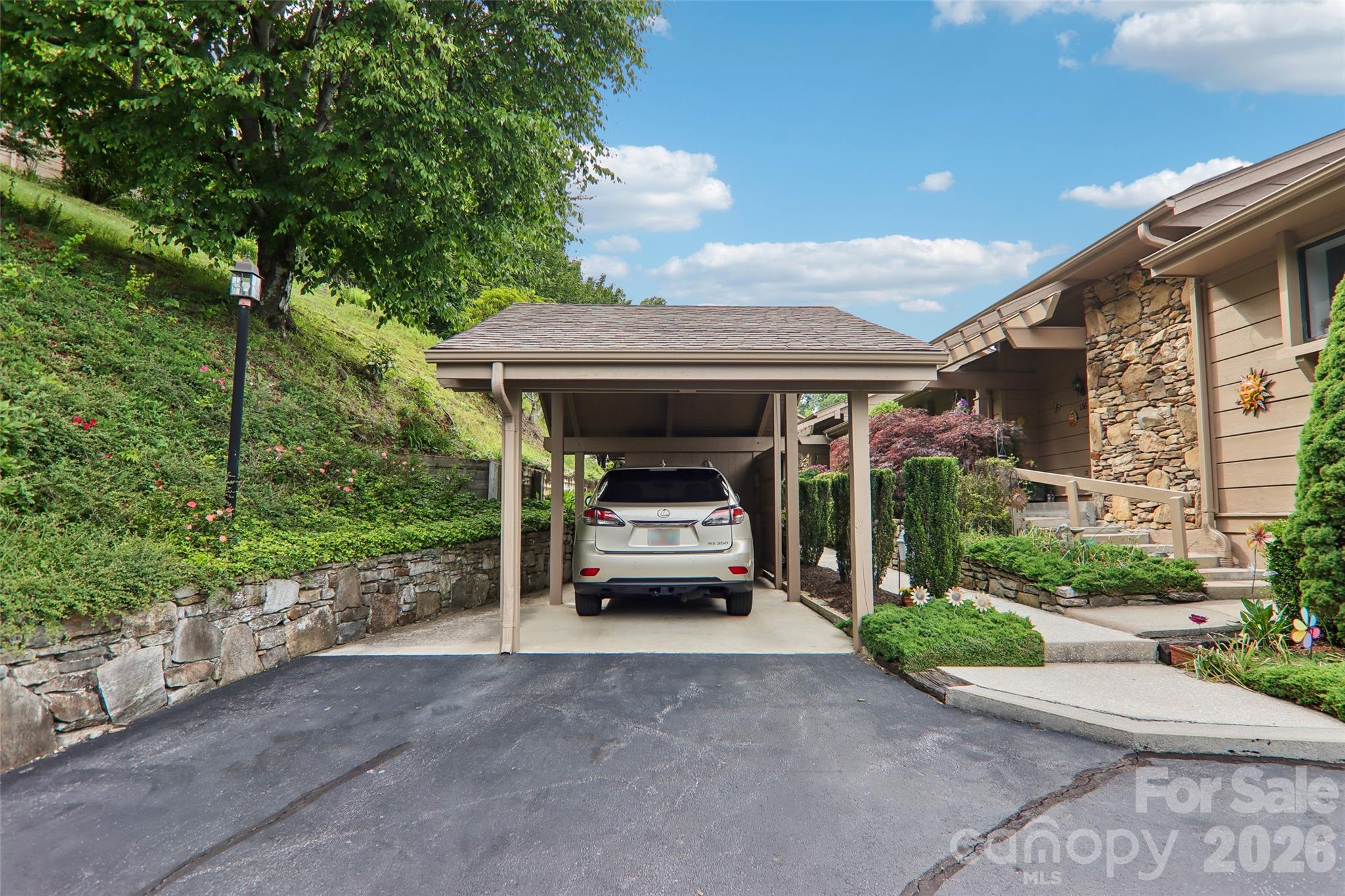 138 Woodbridge Drive Property Photo 8