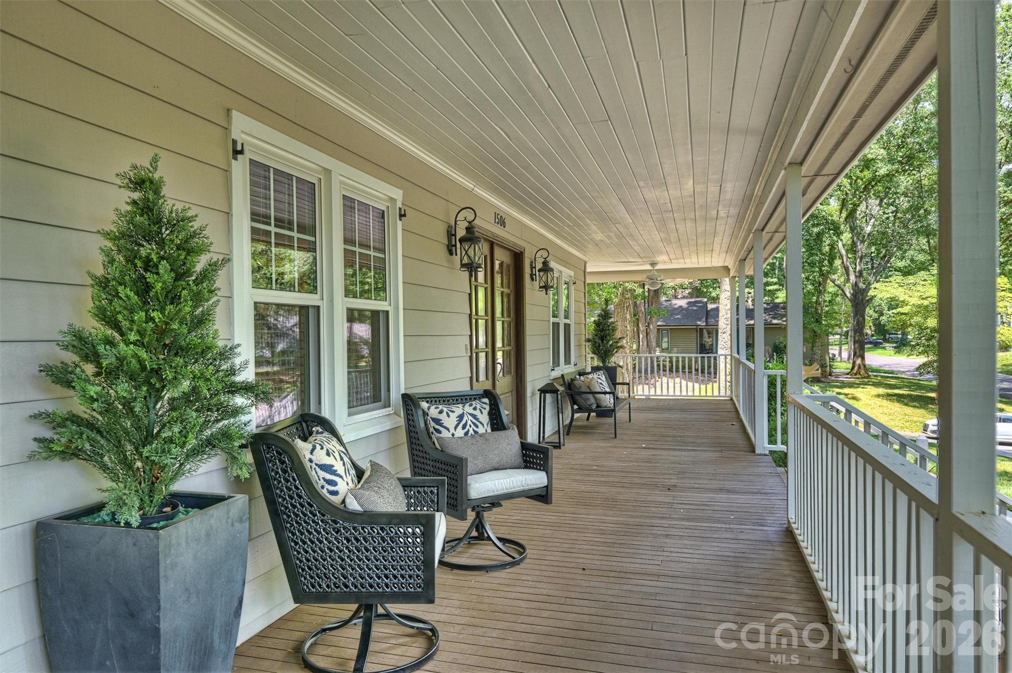 1506 Wandering Way Drive Property Photo 5