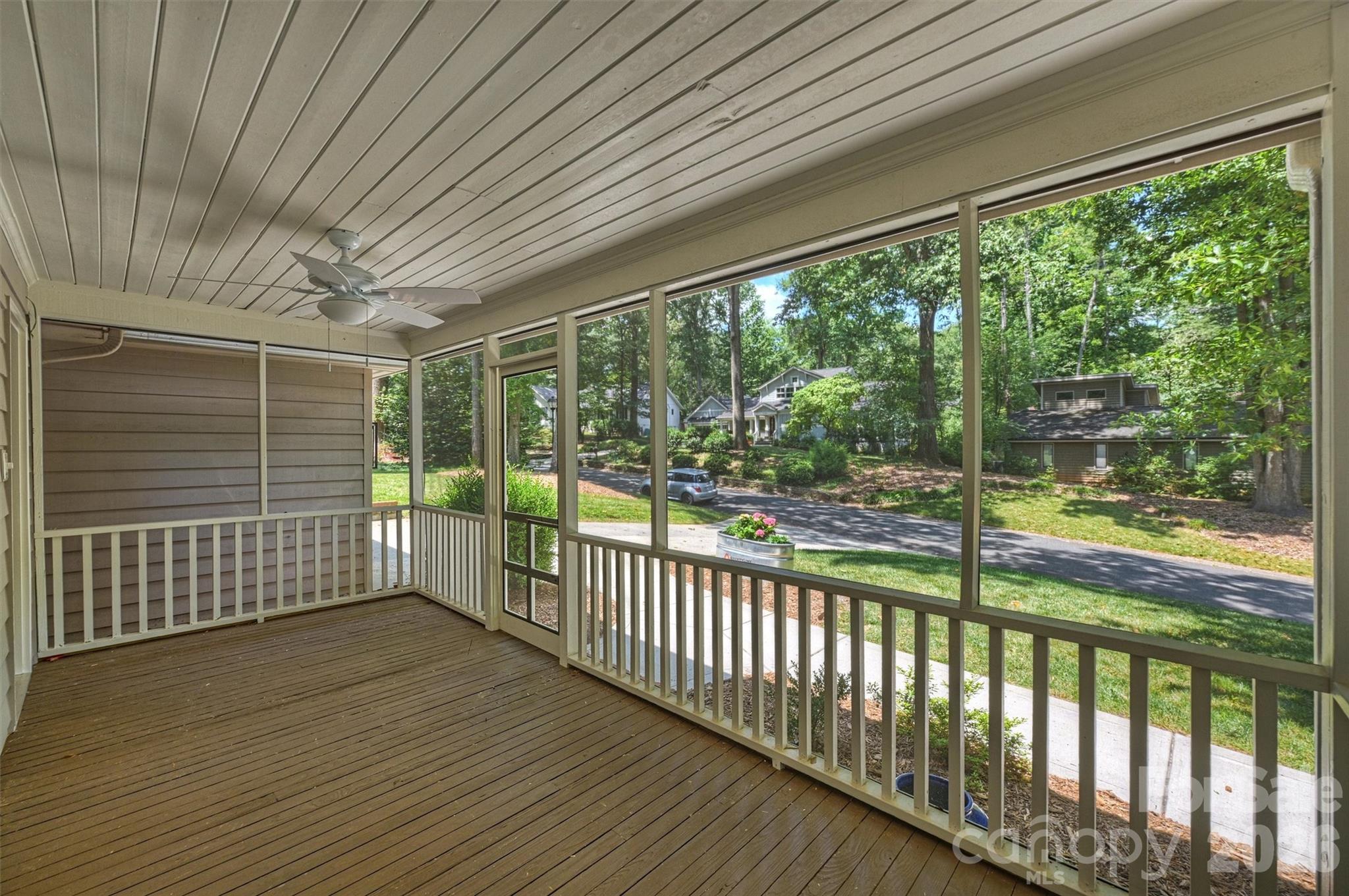 1506 Wandering Way Drive Property Photo 6